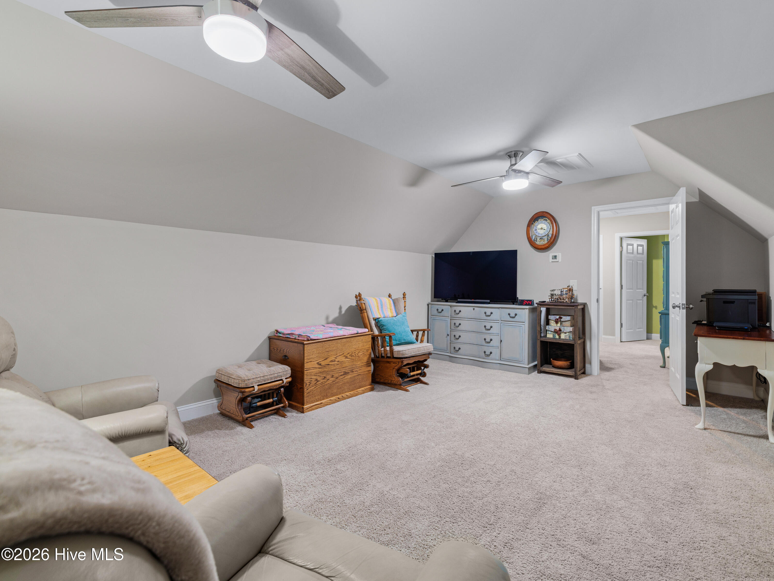 100549513 | Photo 41