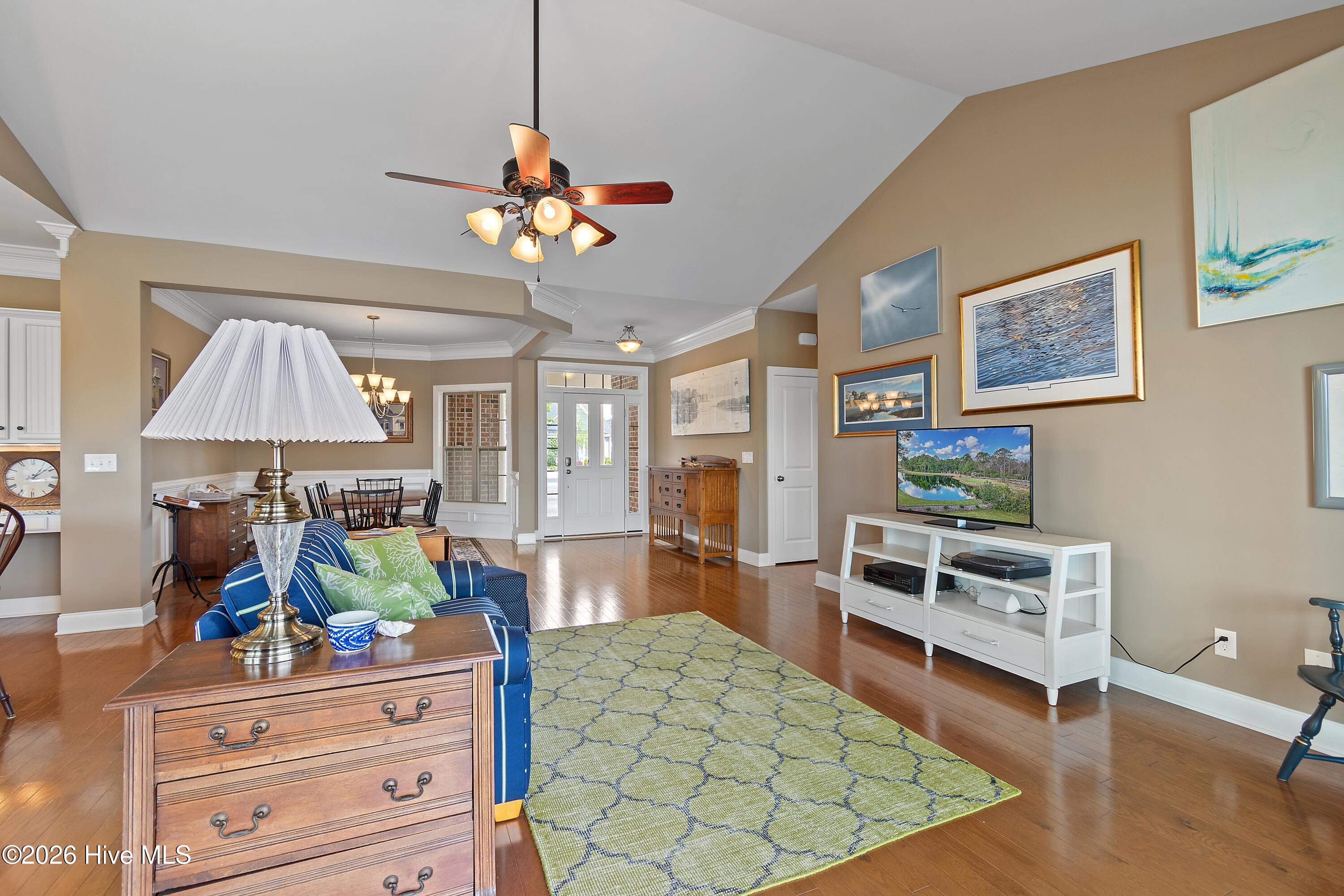 100565695 | Photo 11