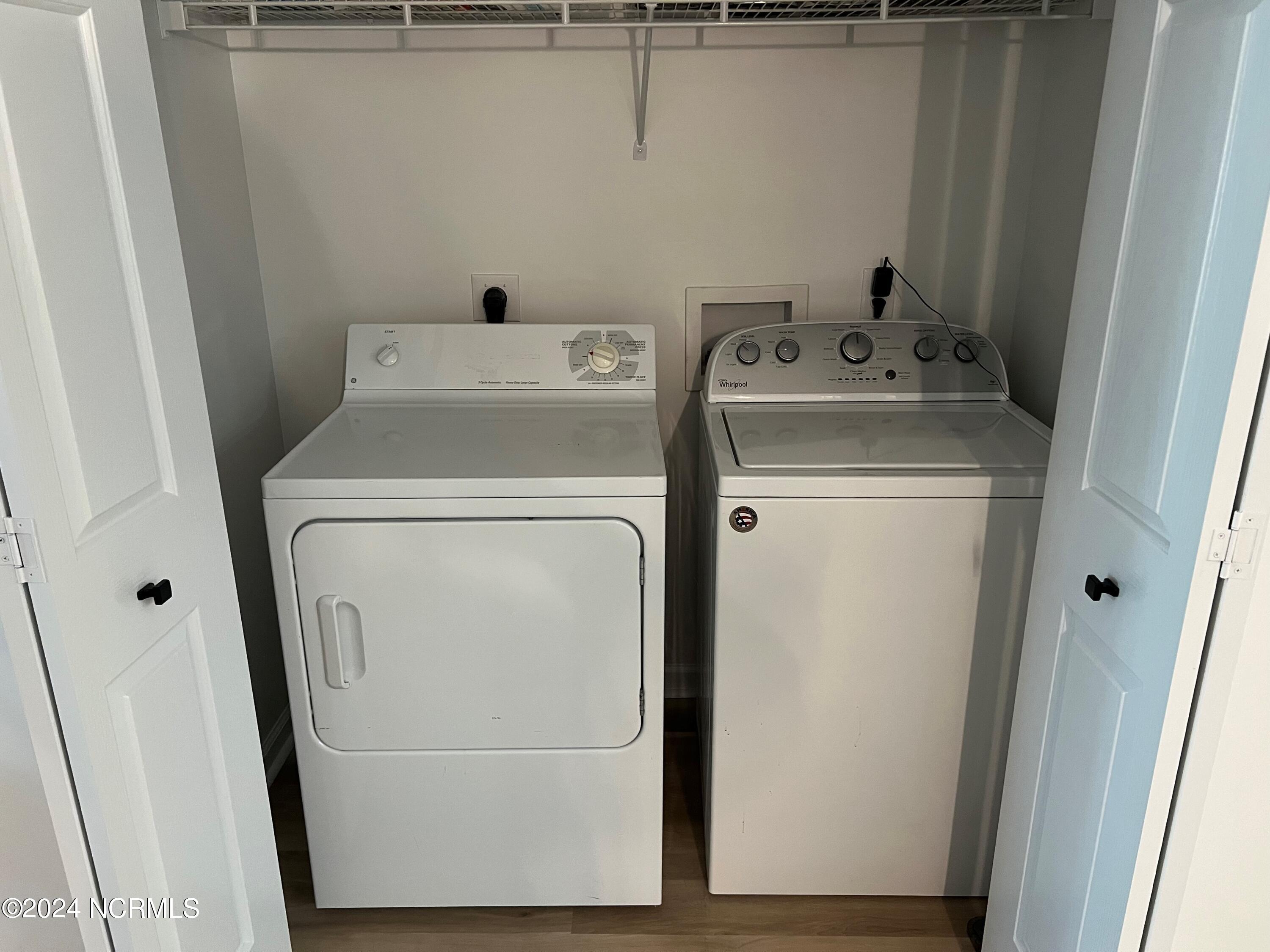 100560867 | Photo 24