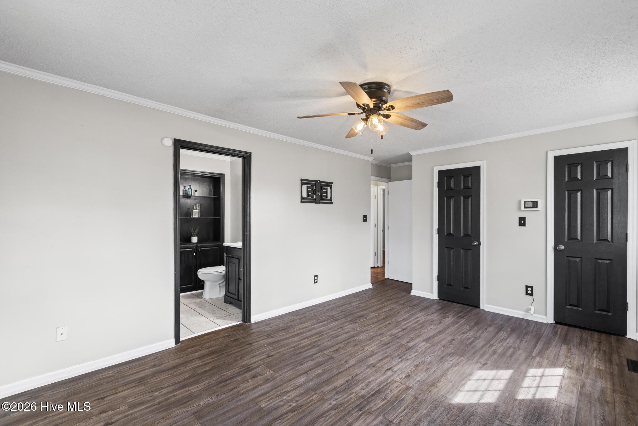 100558586 | Photo 16