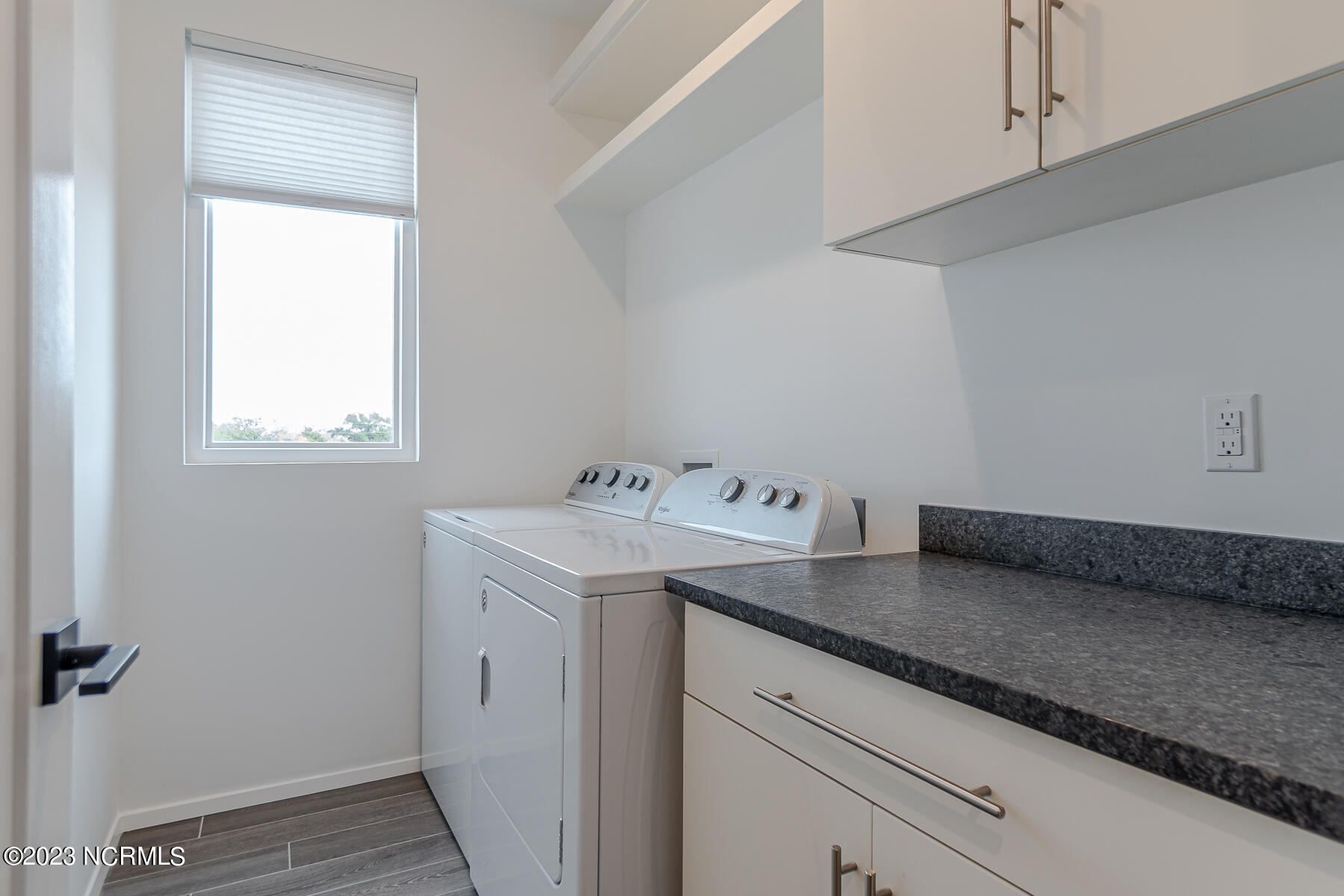 100552304 | Photo 34