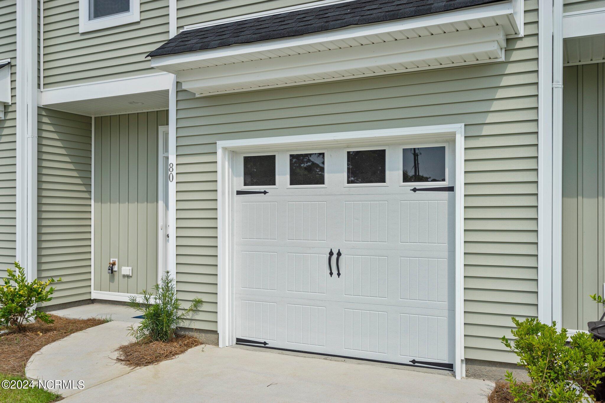 100548244 | Photo 21