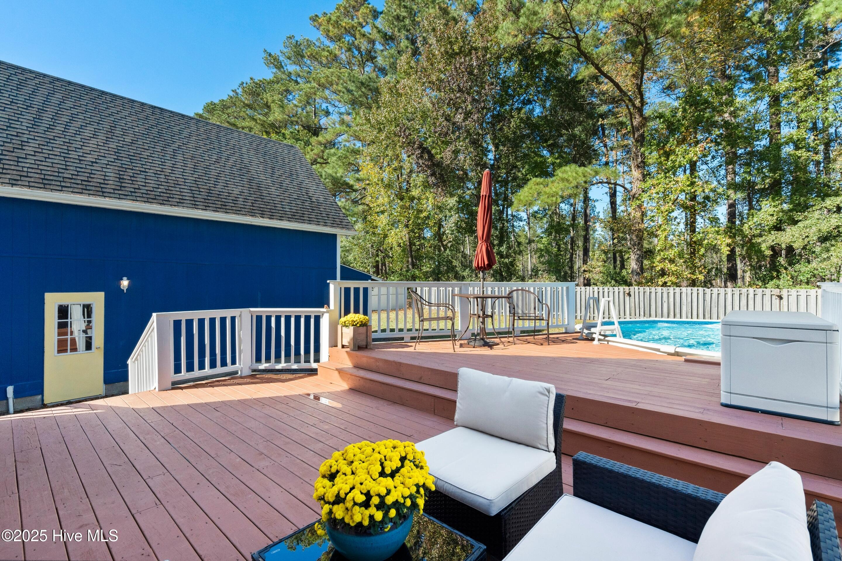 100535792 | Photo 22