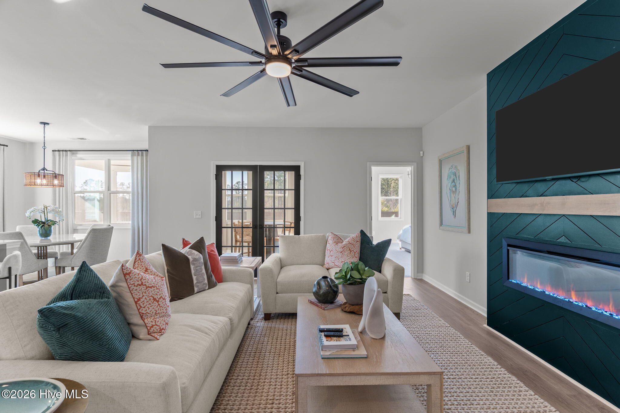 100516667 | Photo 16