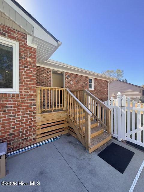 402 Crestwood Drive,Newport