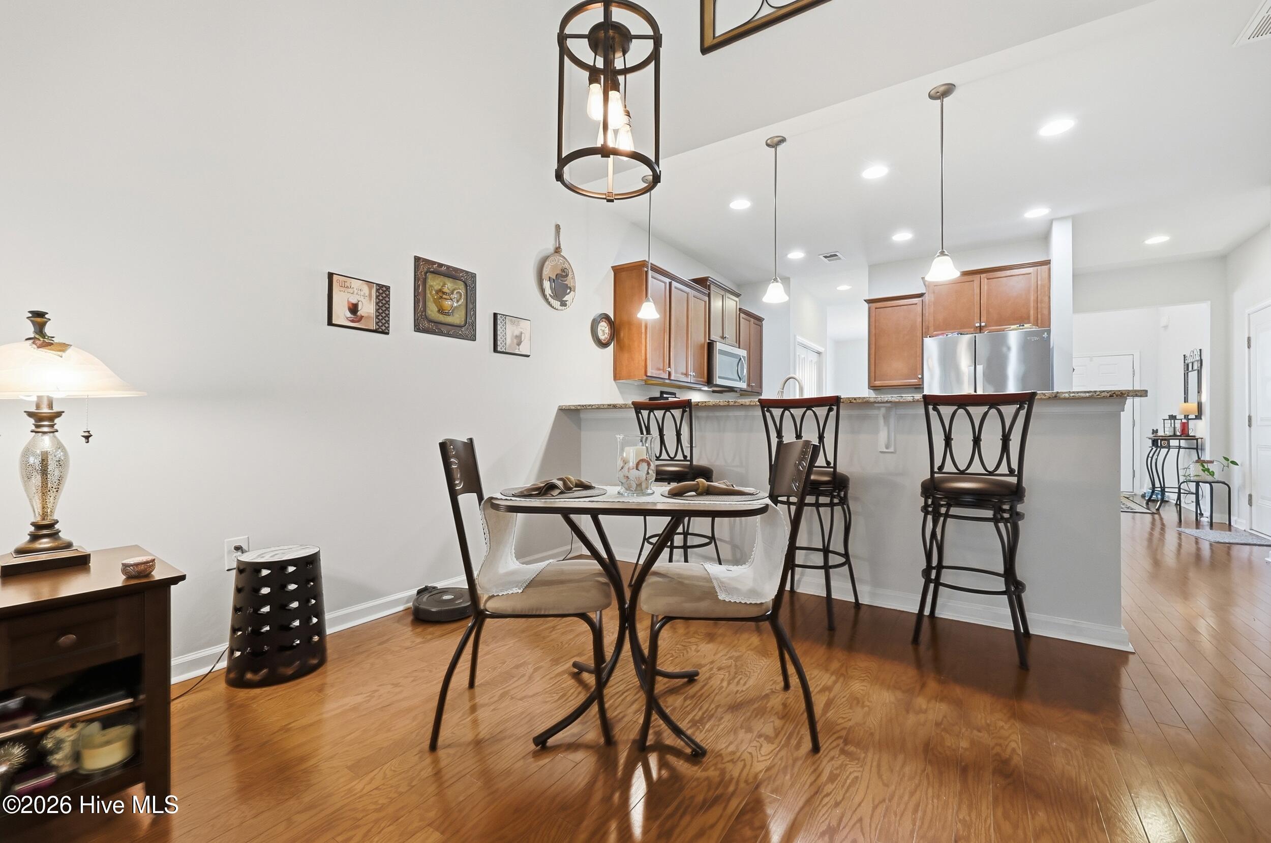 100564272 | Photo 12