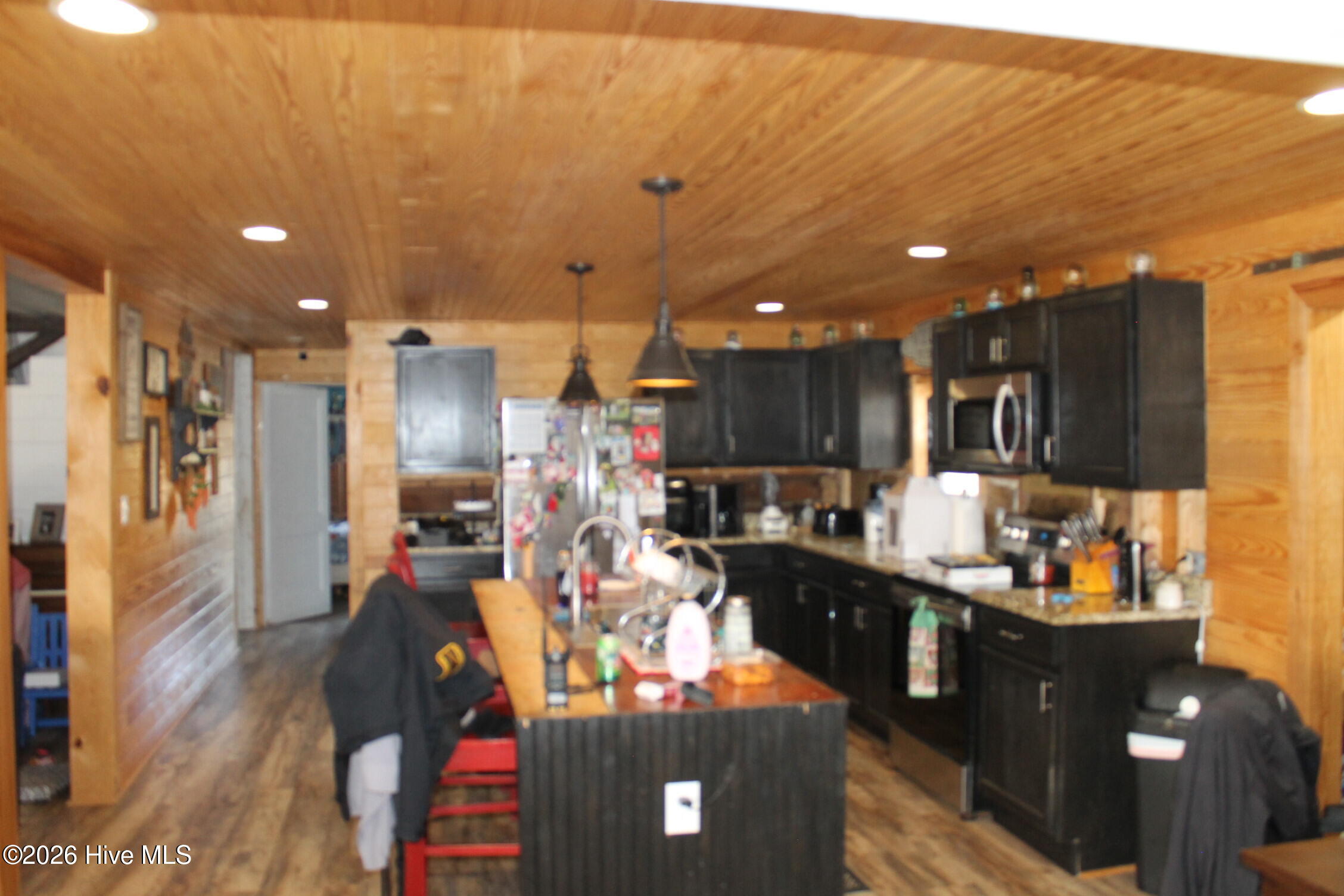 100550338 | Photo 15