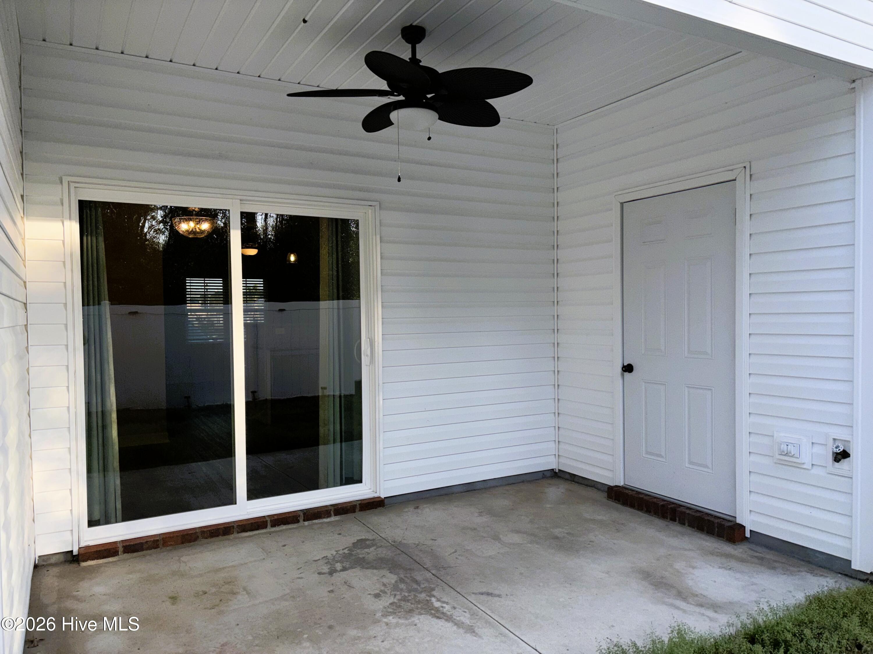 100560134 | Photo 16