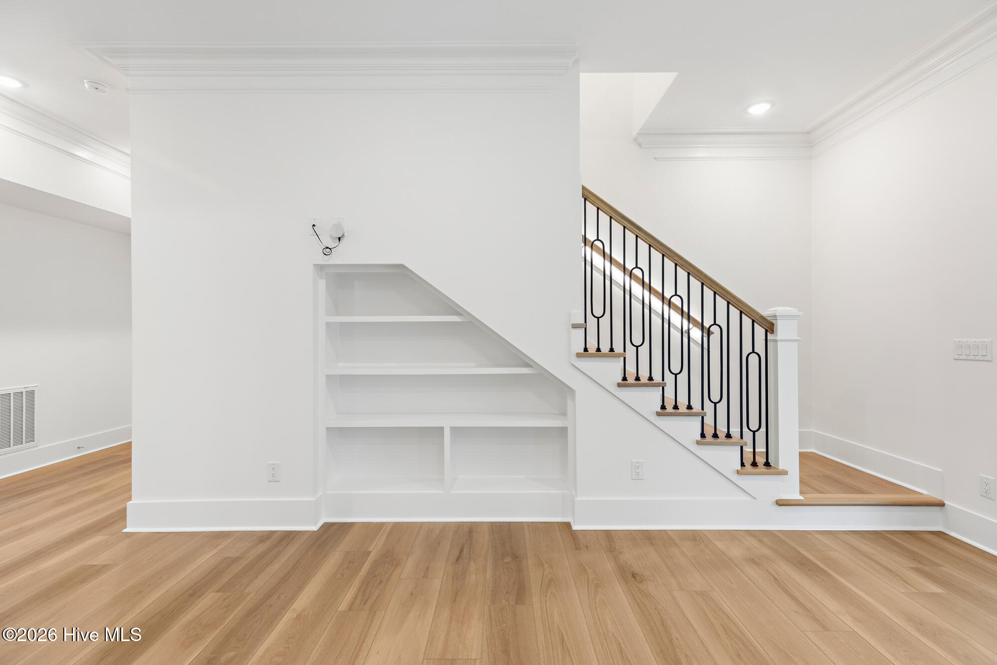 100516902 | Photo 172