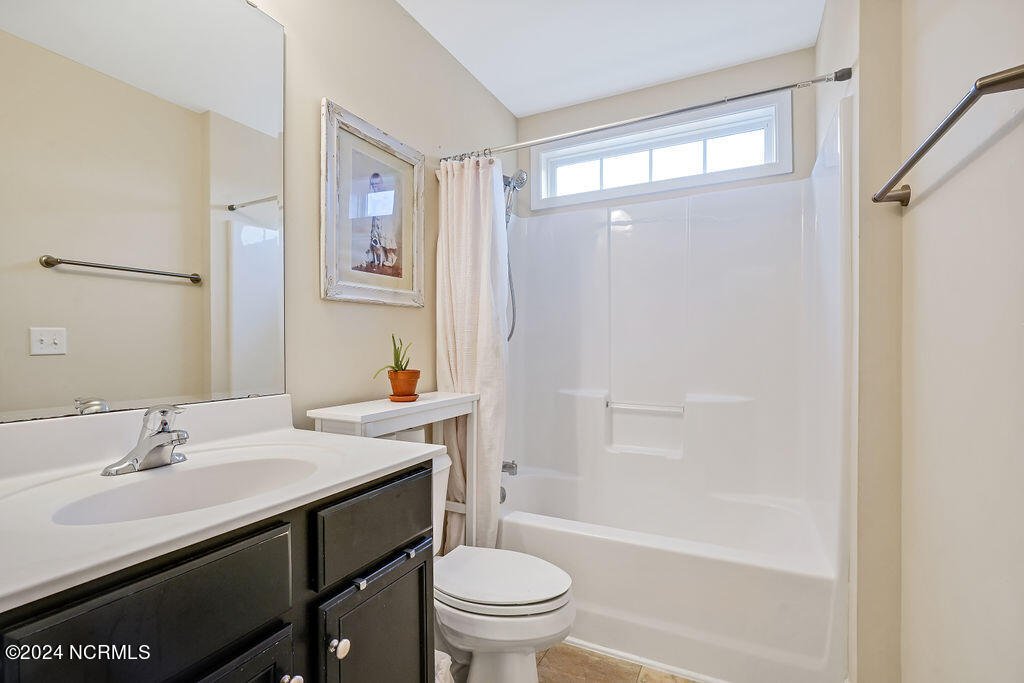 100565738 | Photo 30