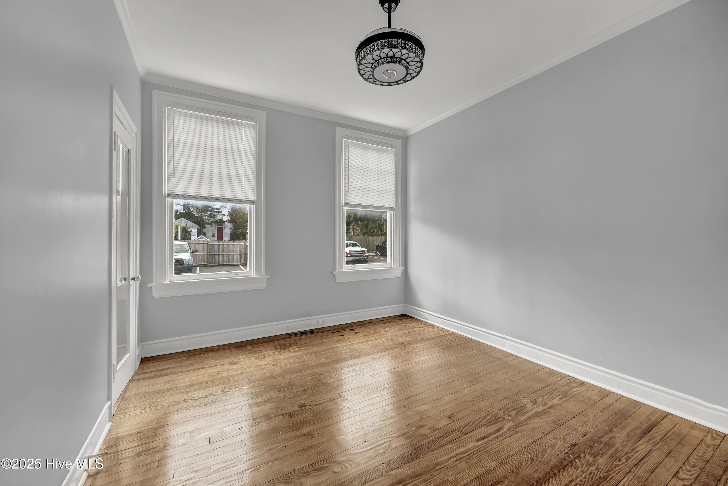 100525838 | Photo 17