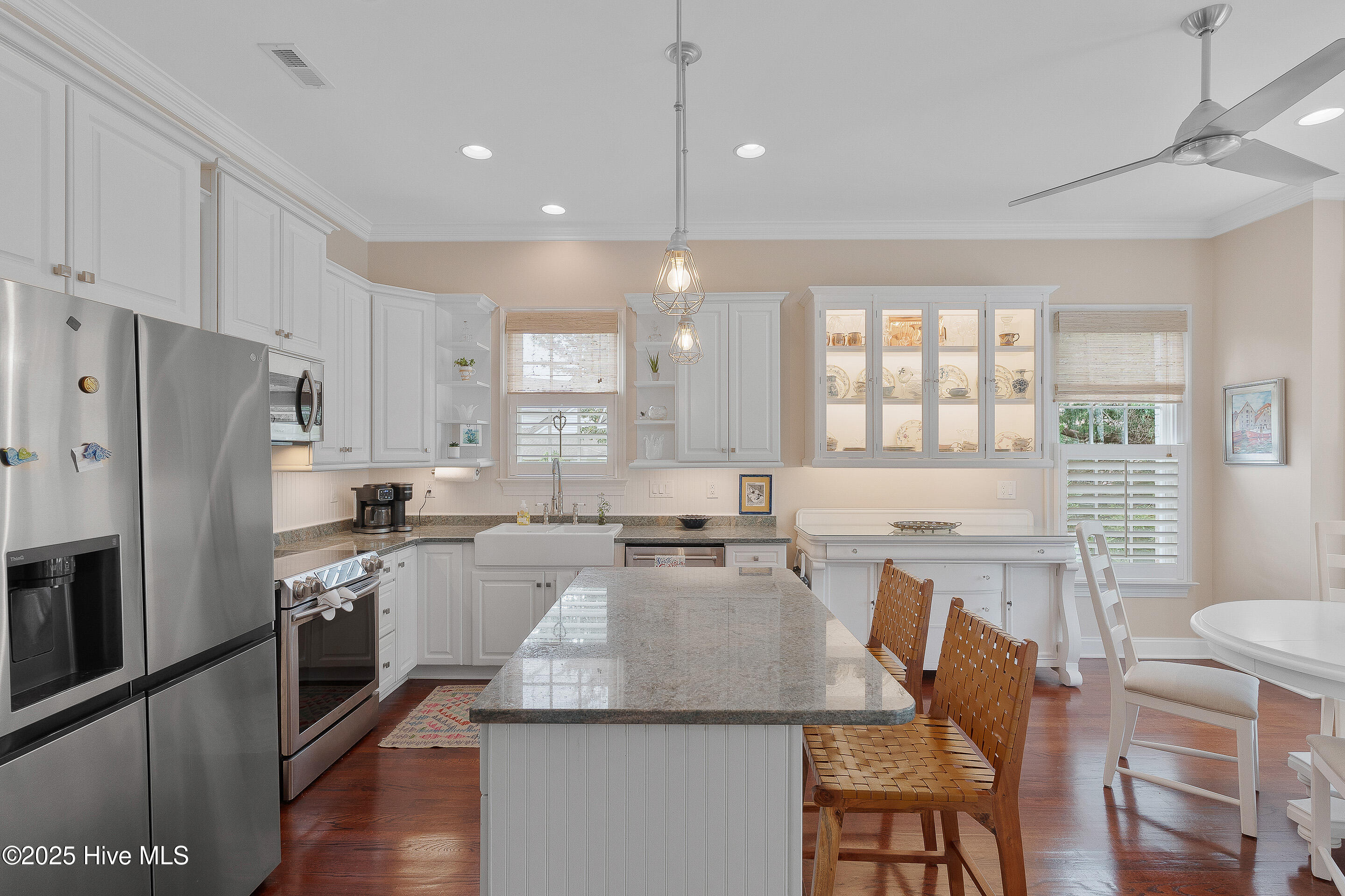 100520263 | Photo 13