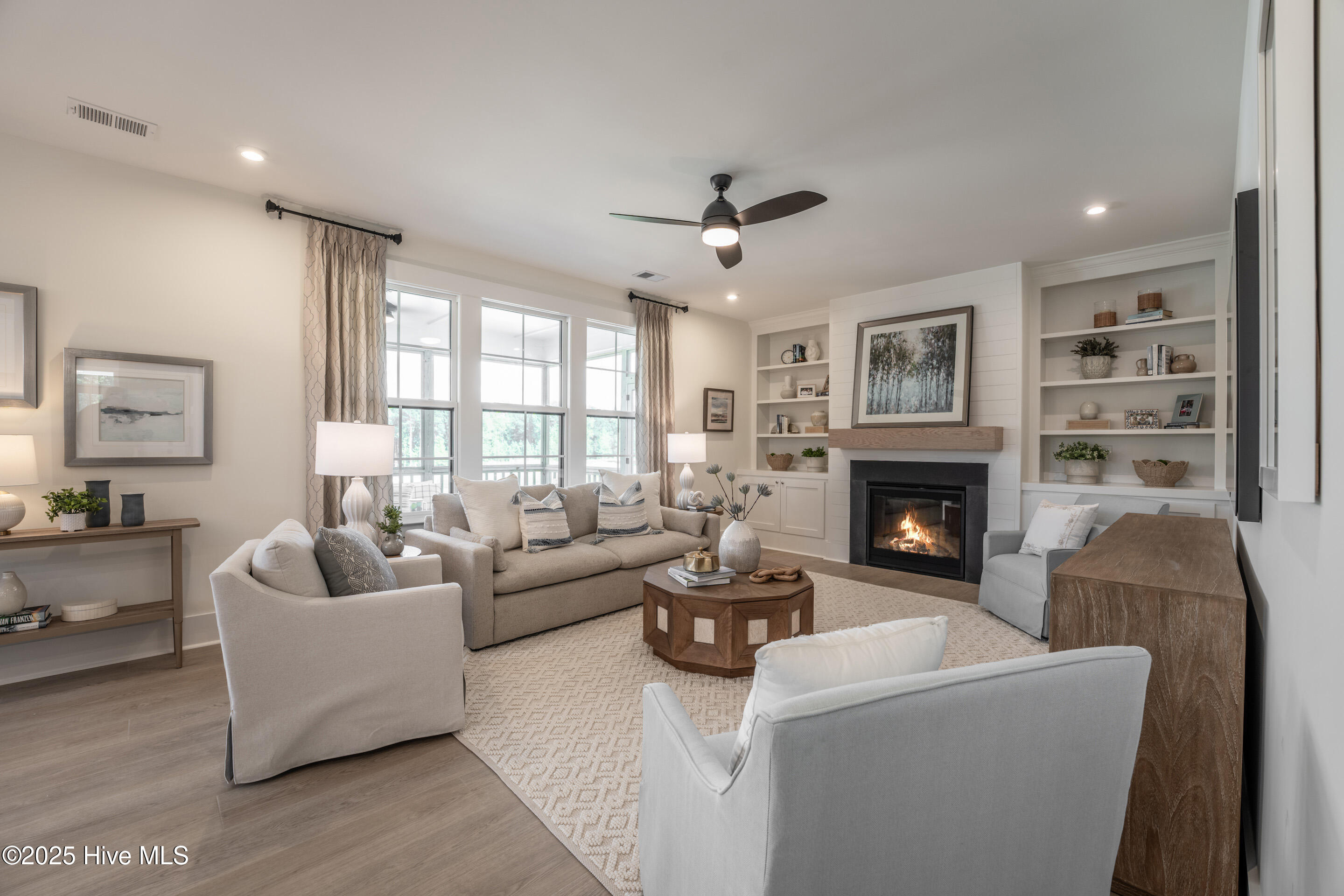 100531038 | Photo 22