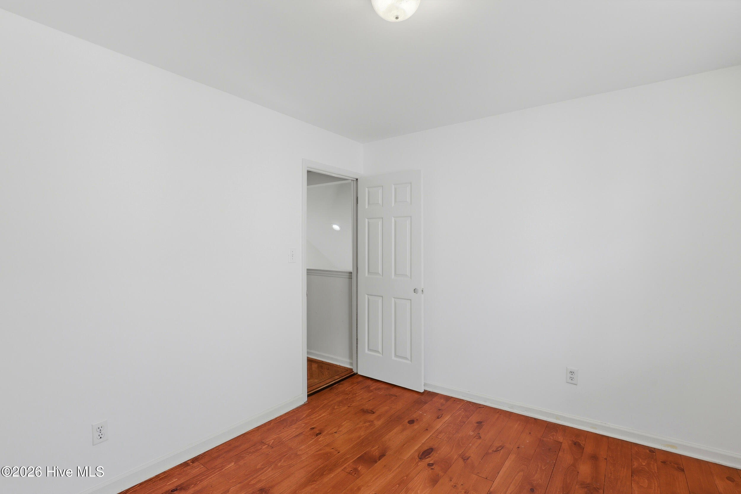 100558616 | Photo 21