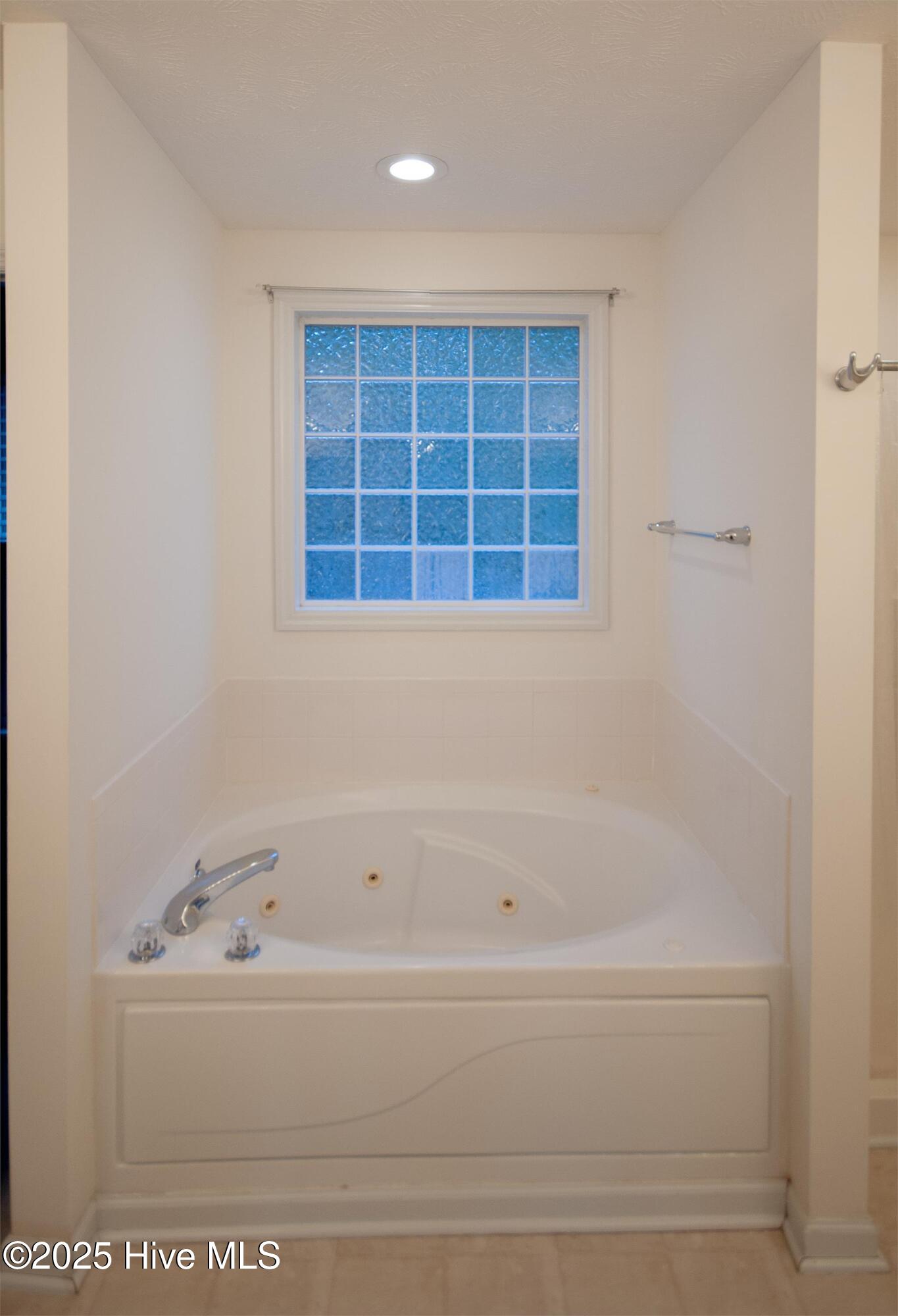 100532308 | Photo 12