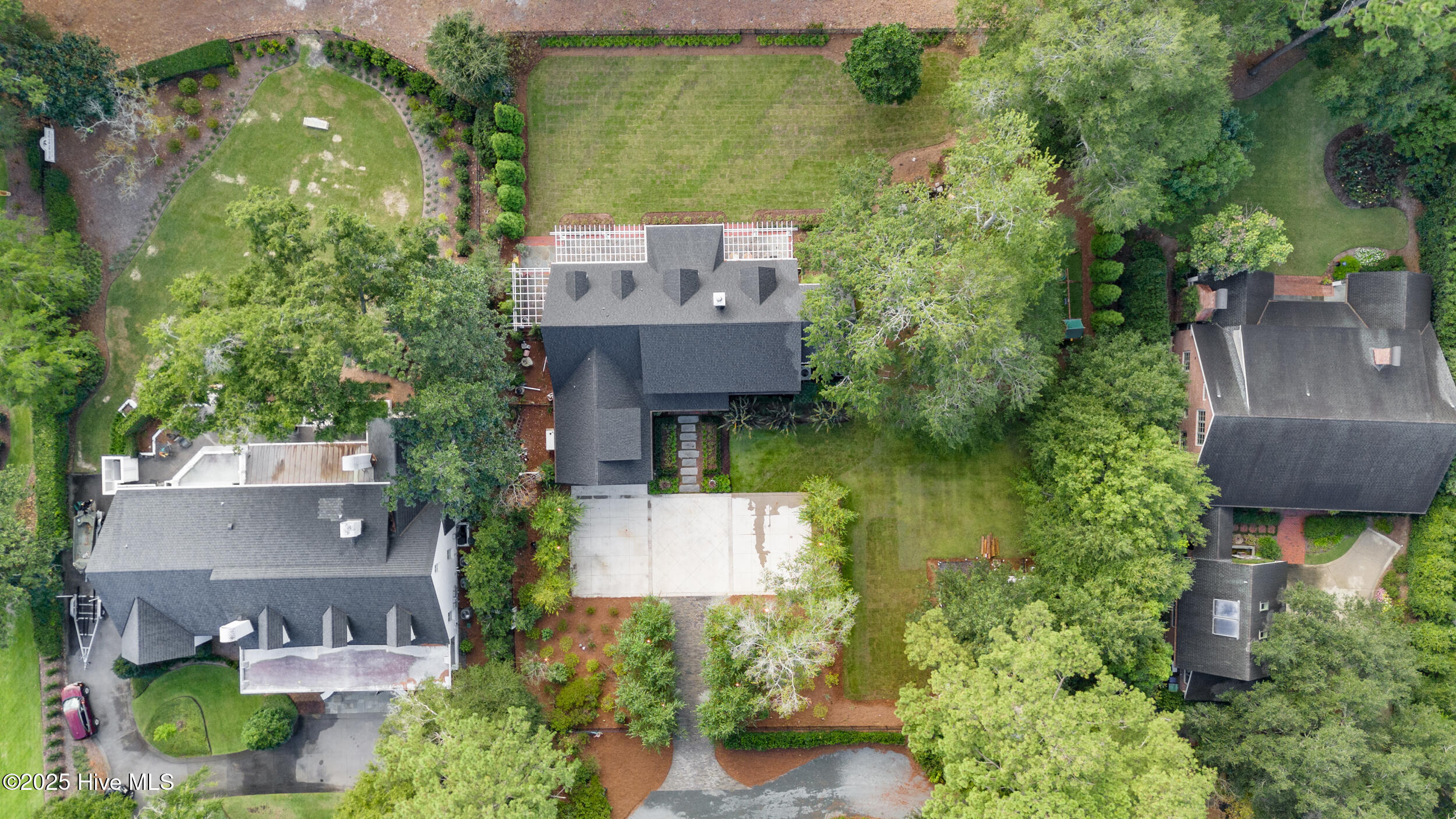 100534920 | Photo 63