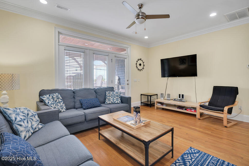 100531448 | Photo 23