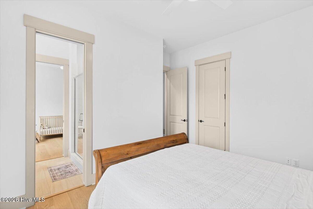 100549175 | Photo 24