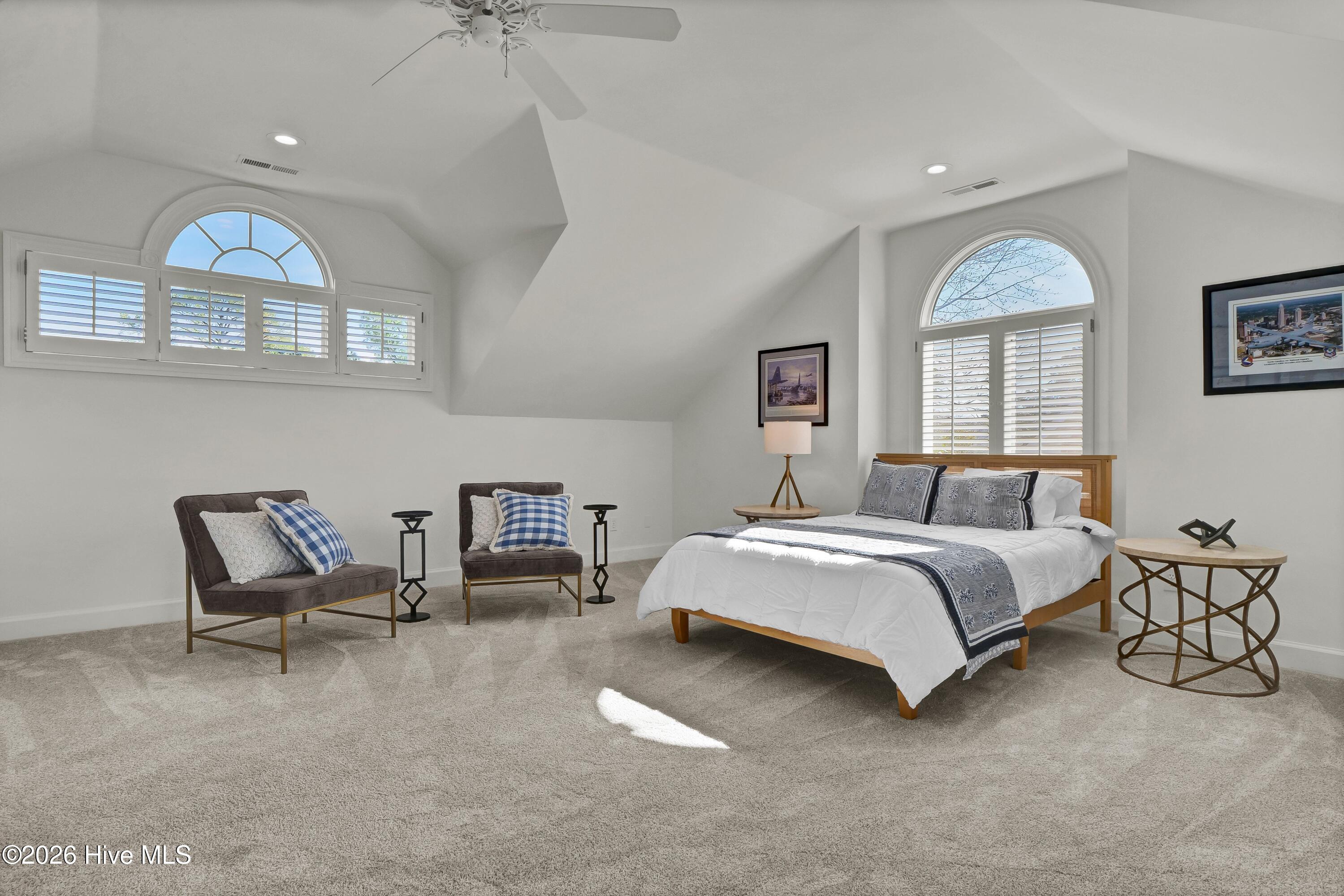 100552797 | Photo 51