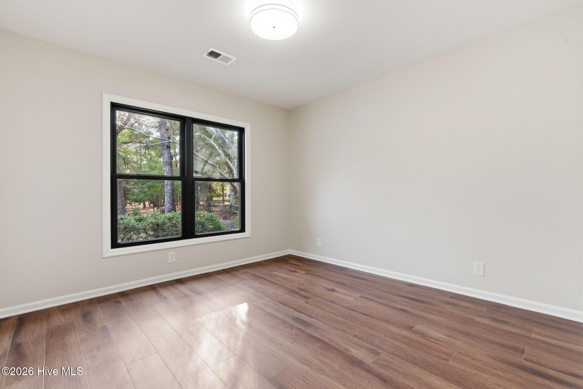 100555481 | Photo 30