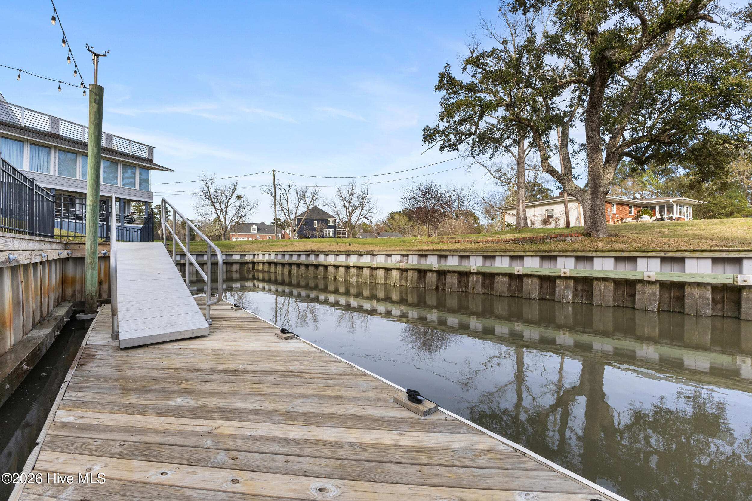 100561690 | Photo 51