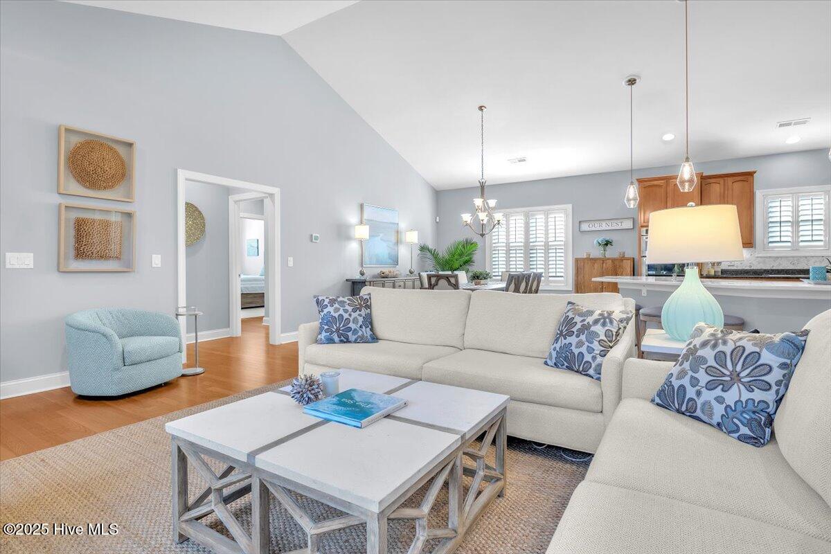 100545391 | Photo 14