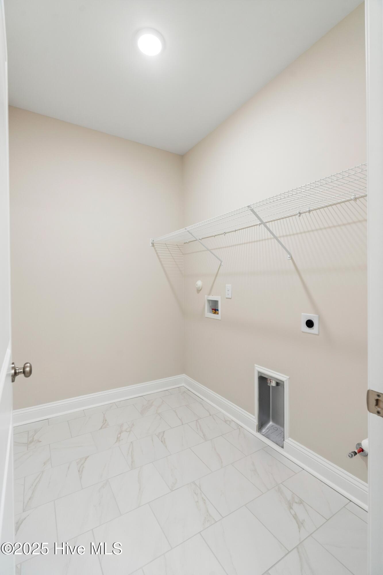 100543354 | Photo 45