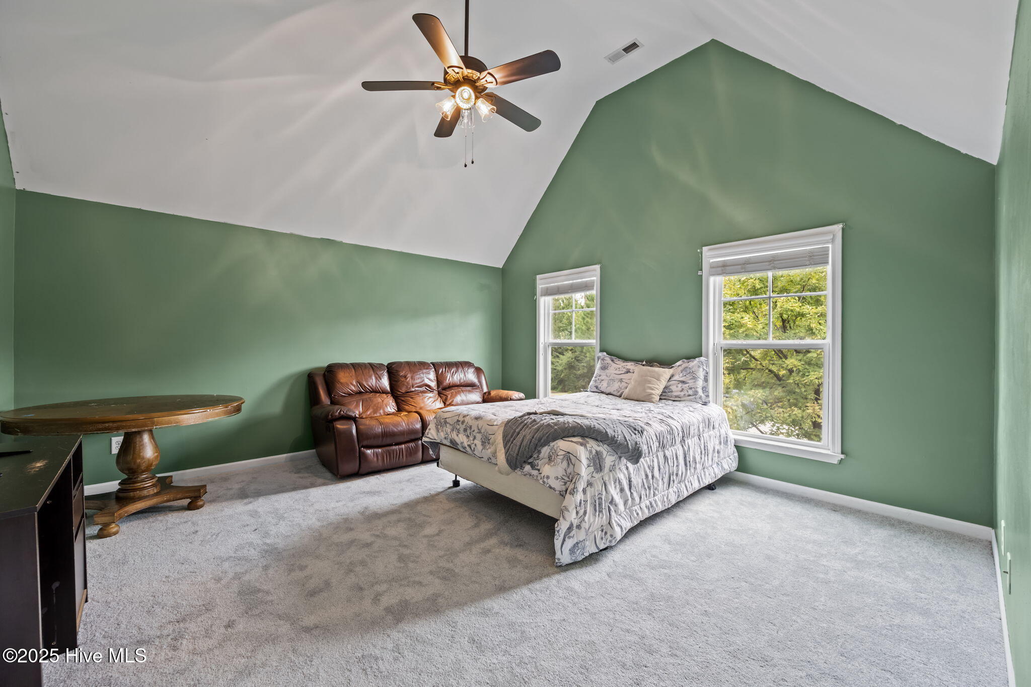 100535491 | Photo 26