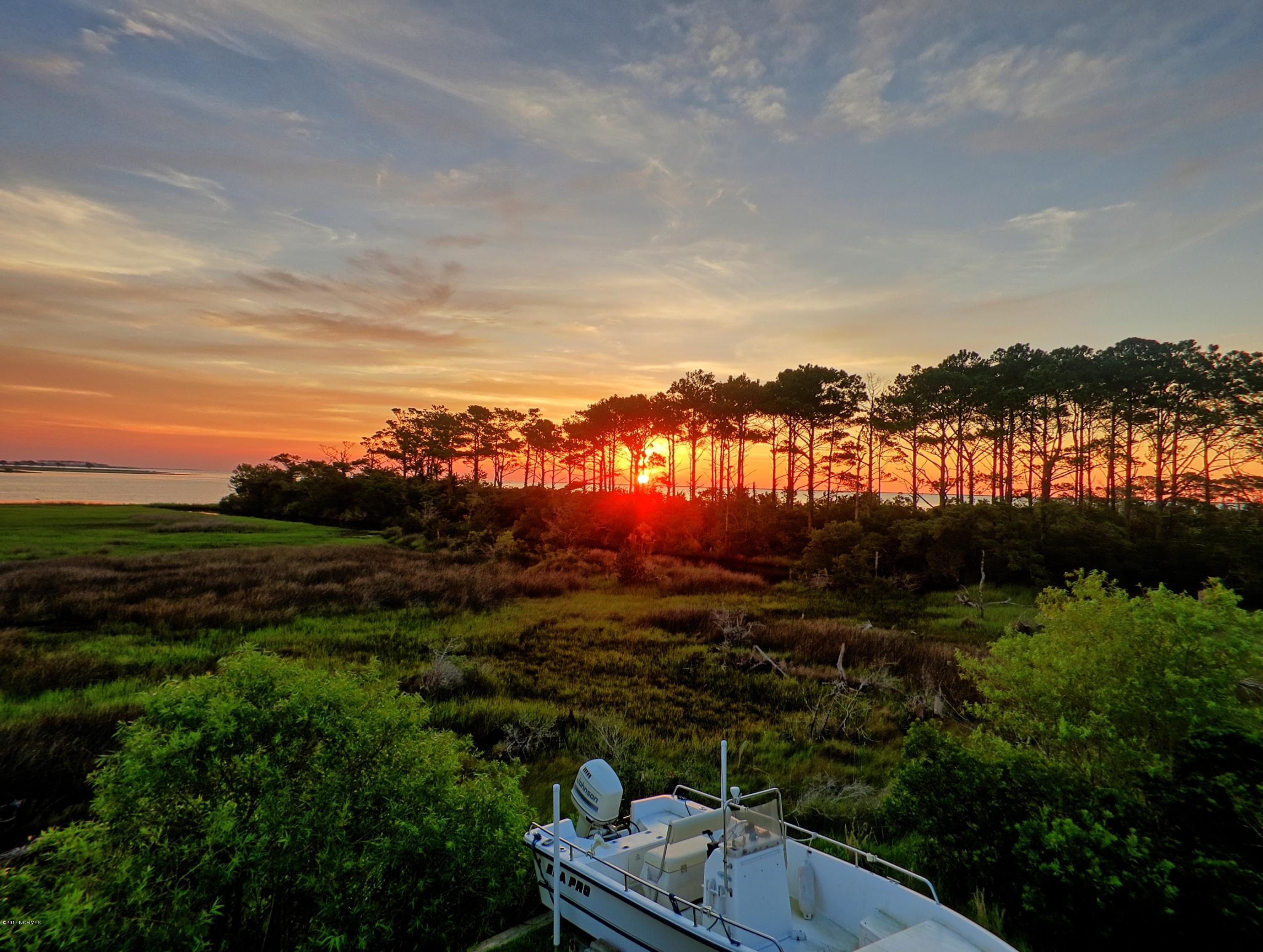141 East Drive,Harkers Island