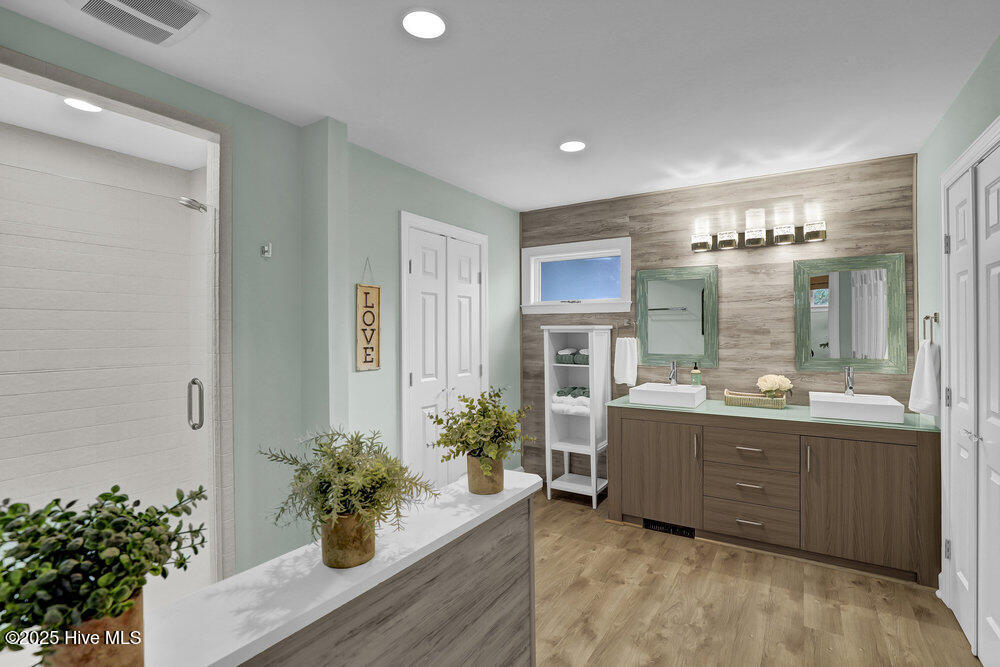 100542503 | Photo 23