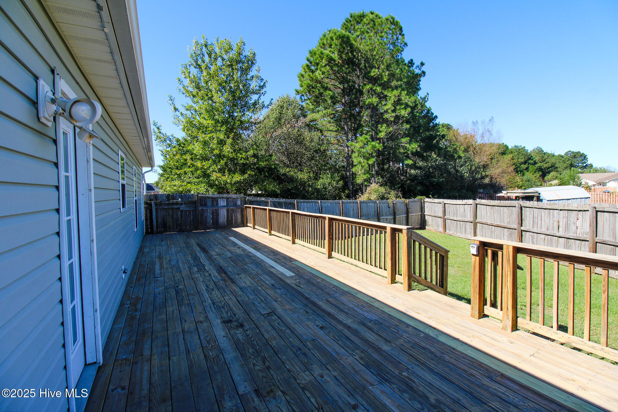 100537575 | Photo 37