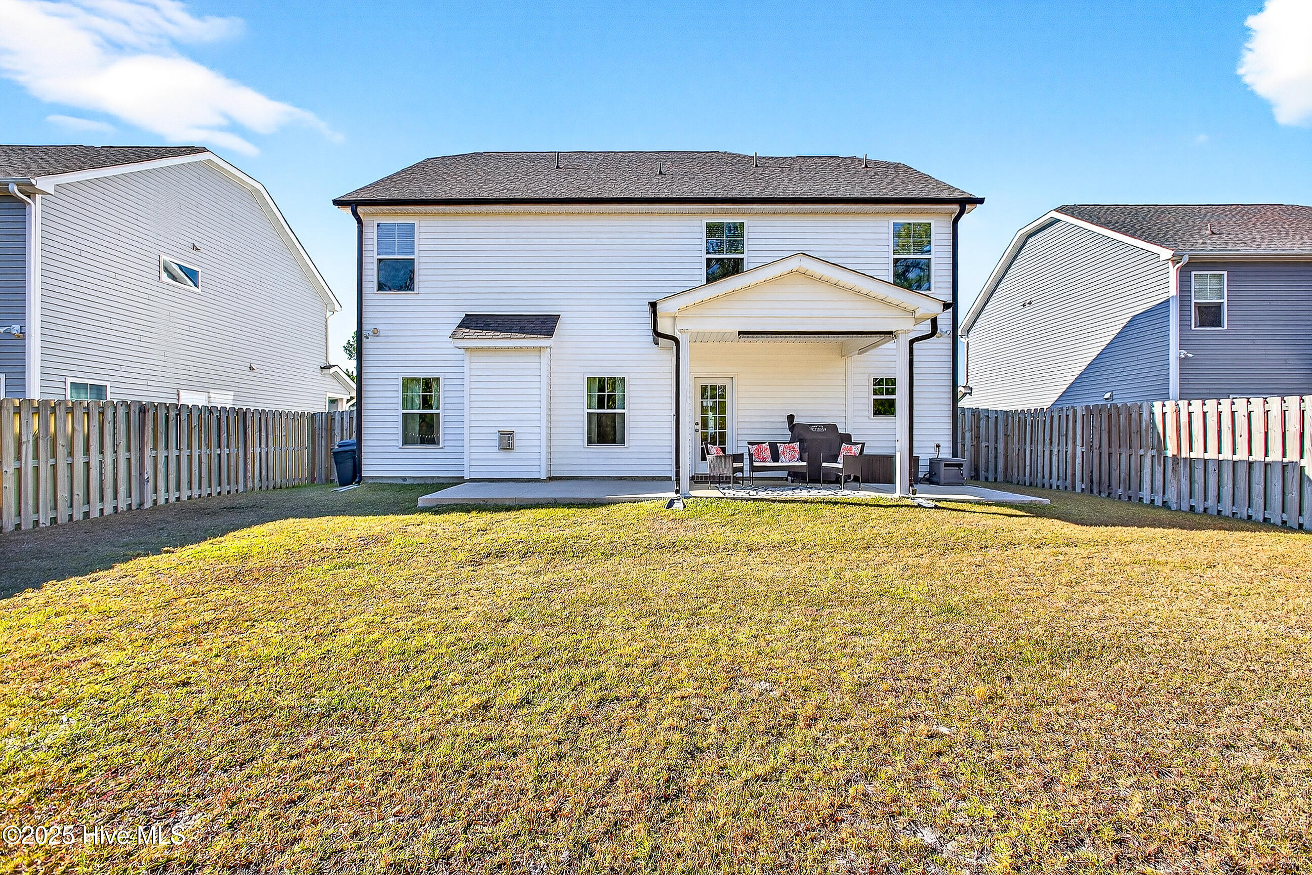 100539919 | Photo 35