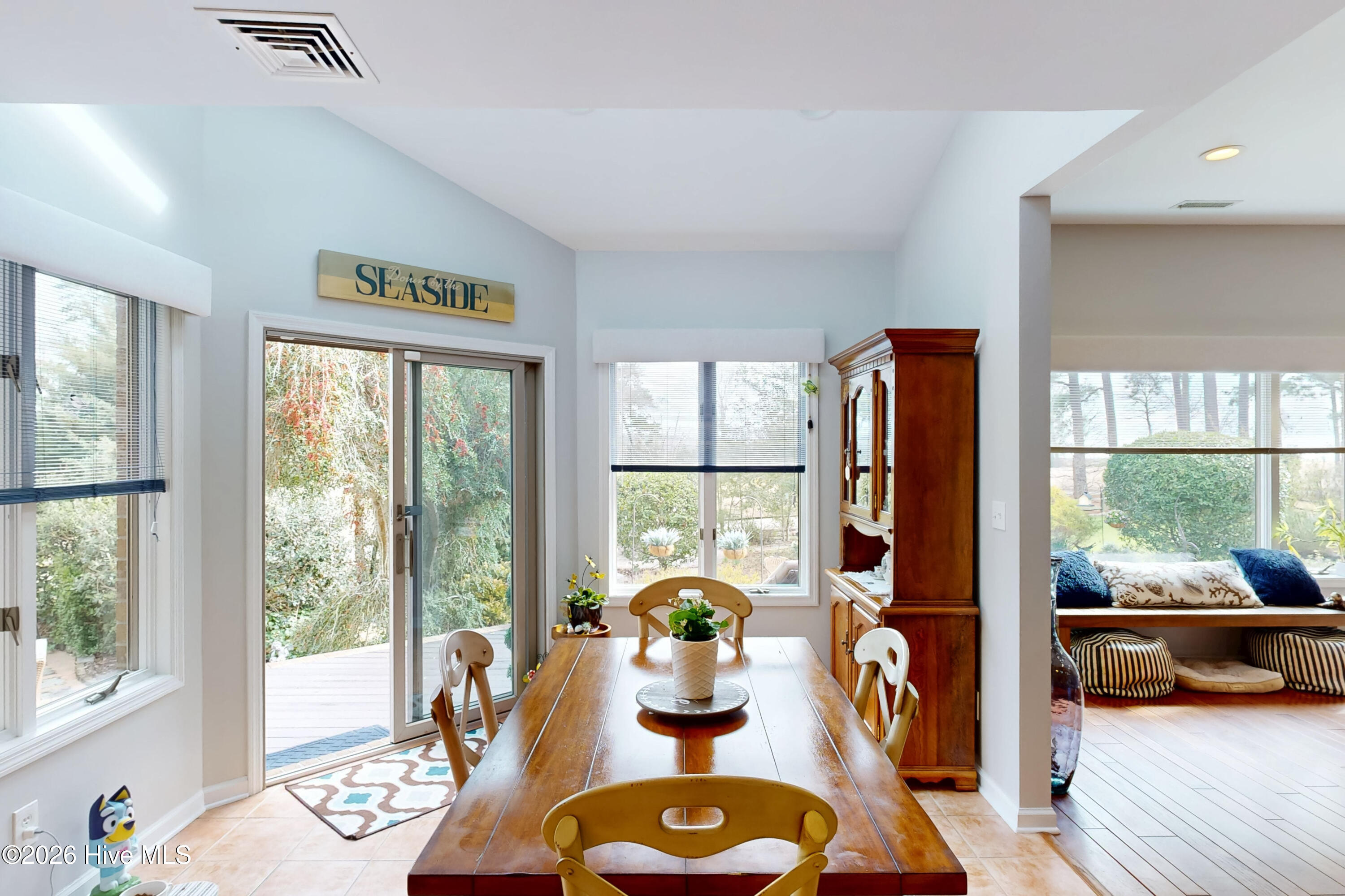 100559840 | Photo 21