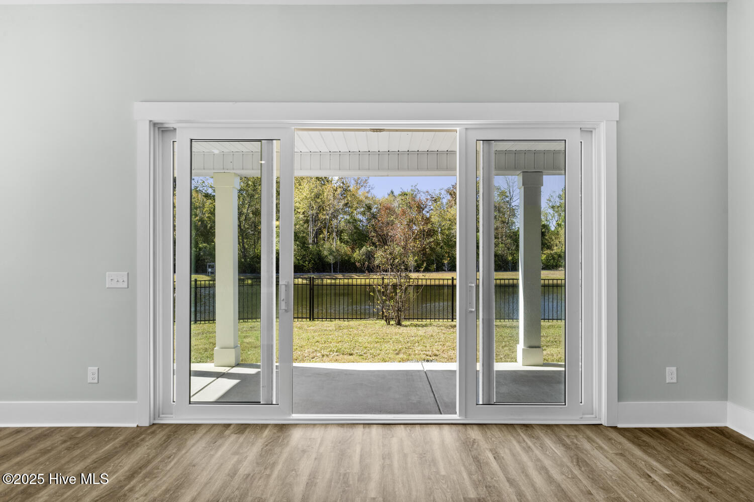 100540047 | Photo 25