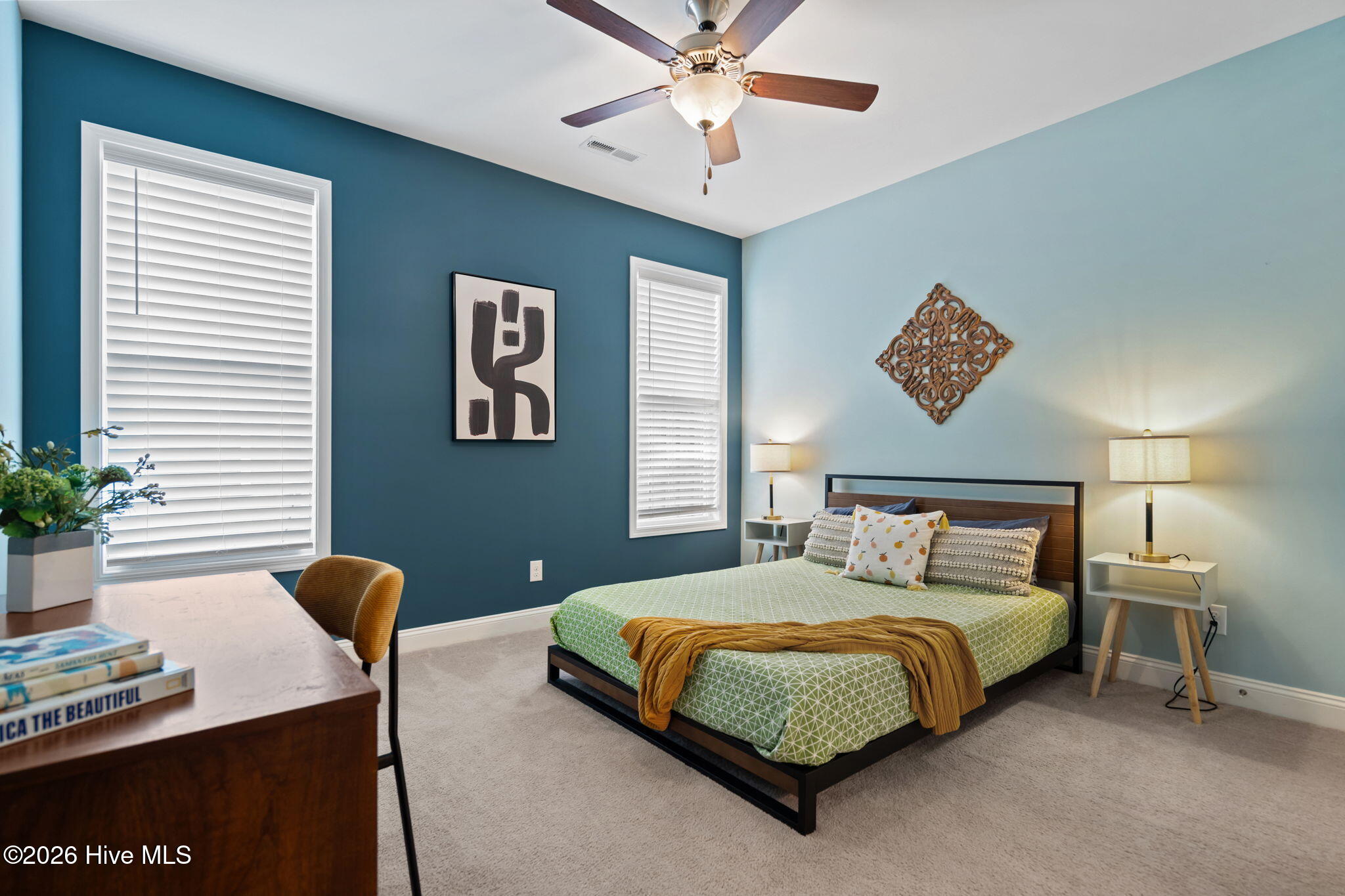 100562615 | Photo 40