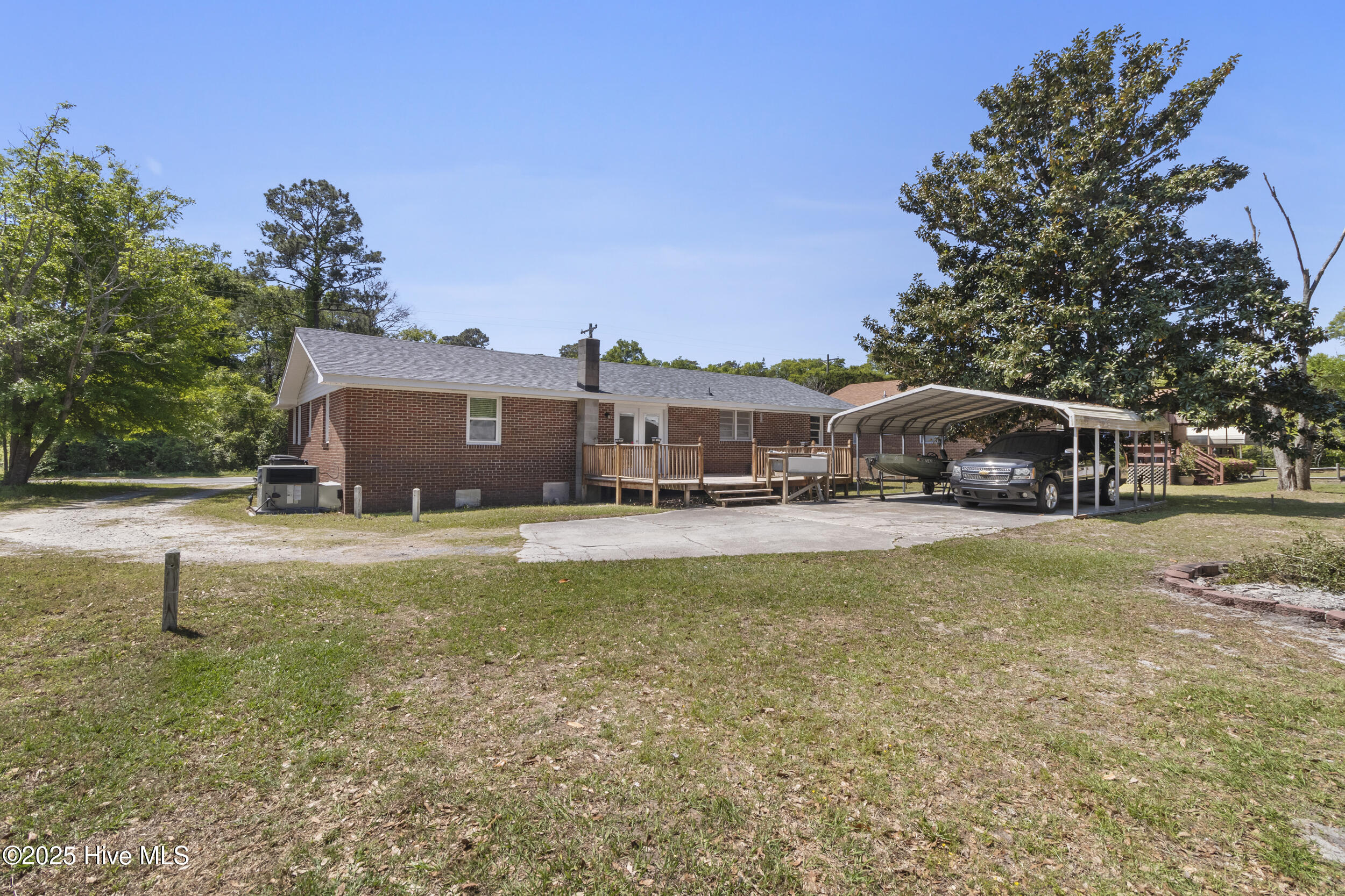 100570665 | Photo 28