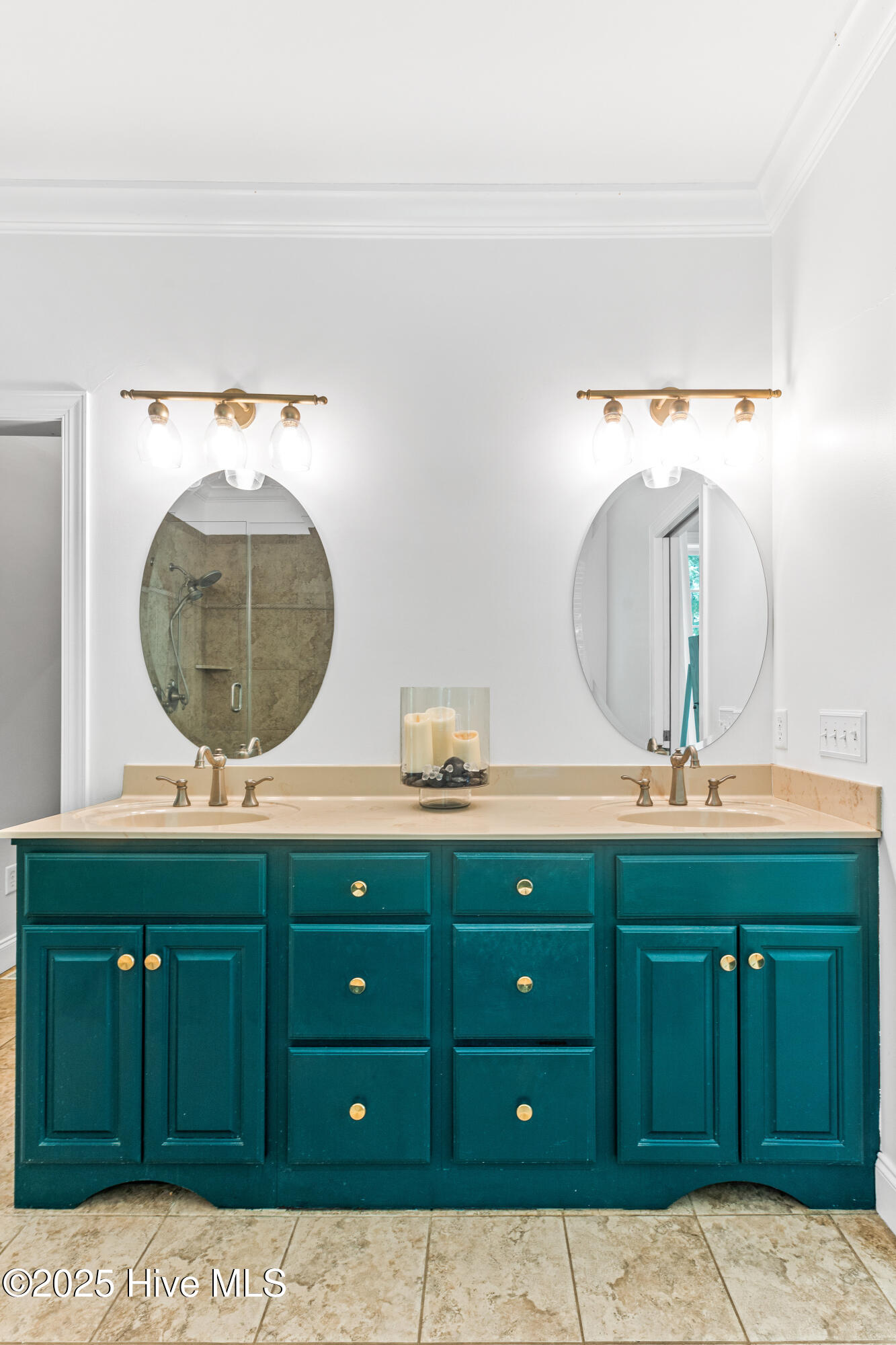 100520720 | Photo 18