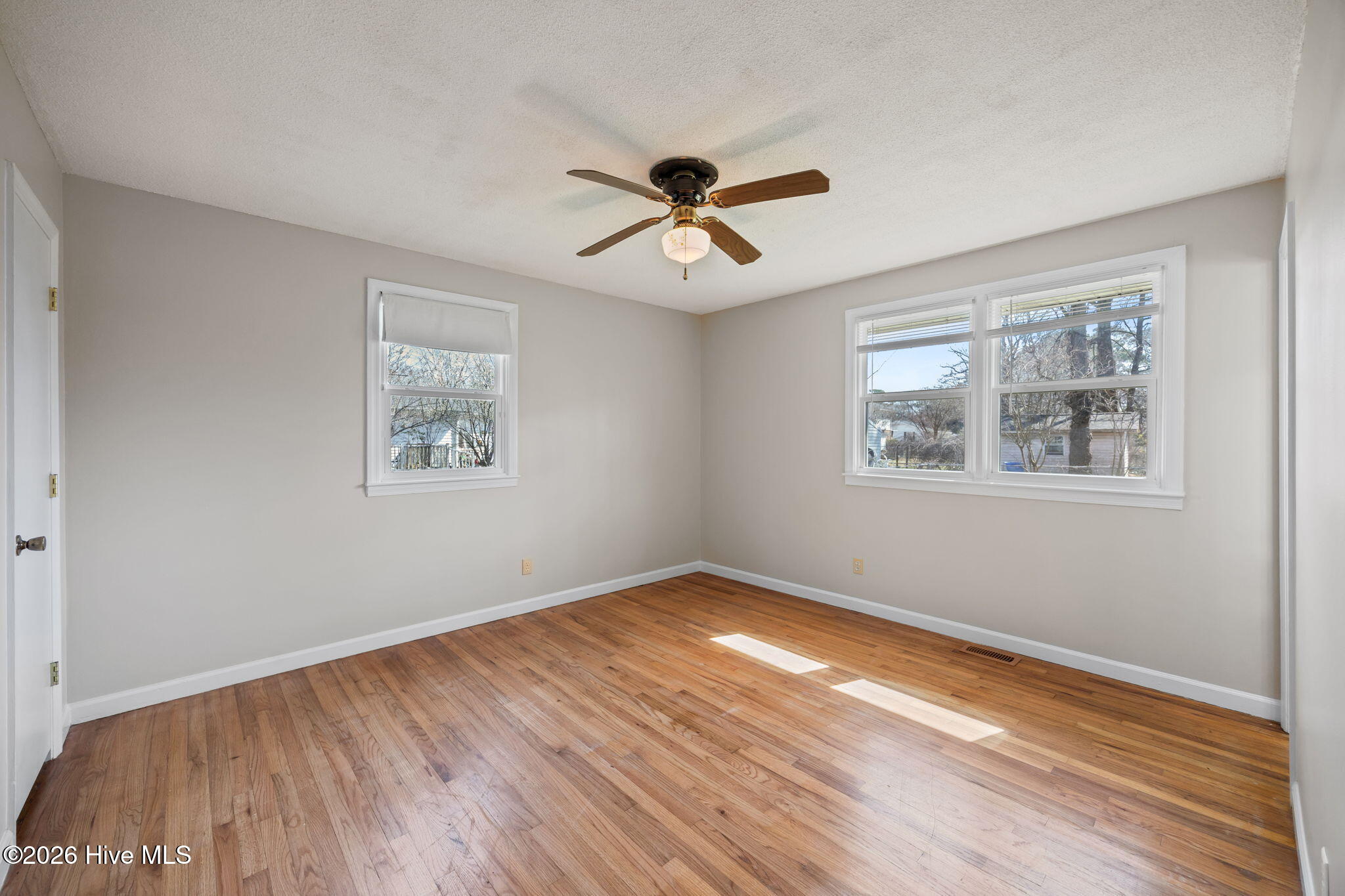 100558216 | Photo 29