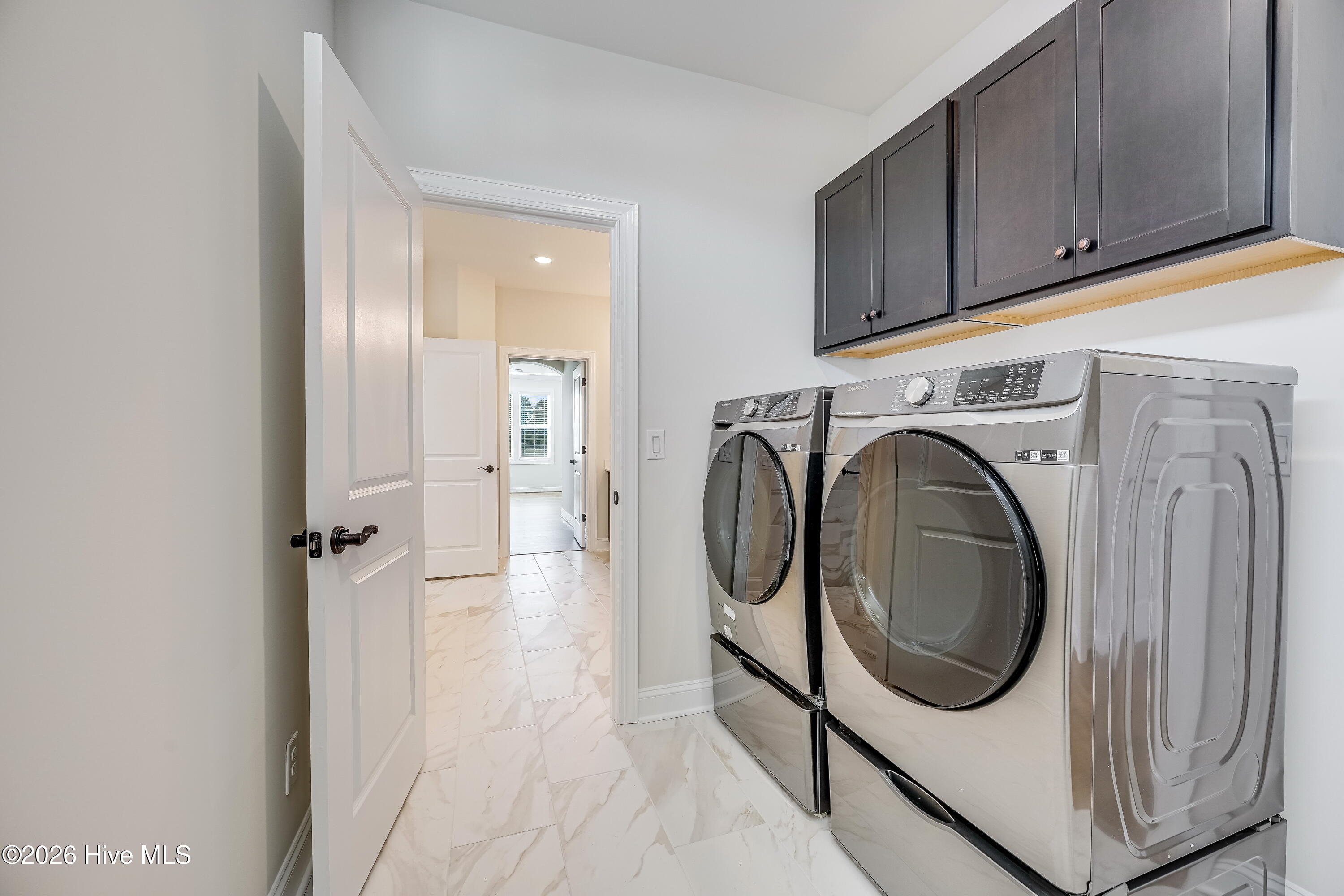 100564282 | Photo 36