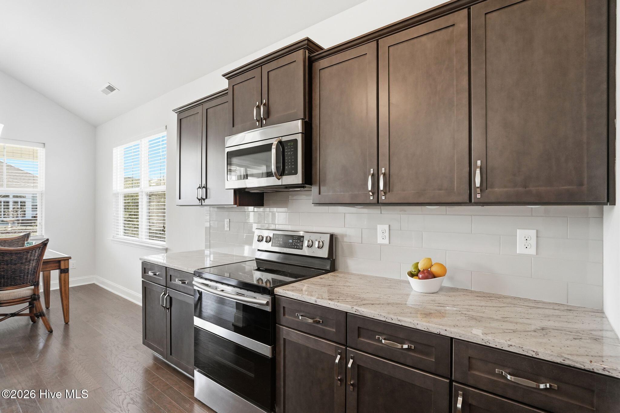 100560462 | Photo 34