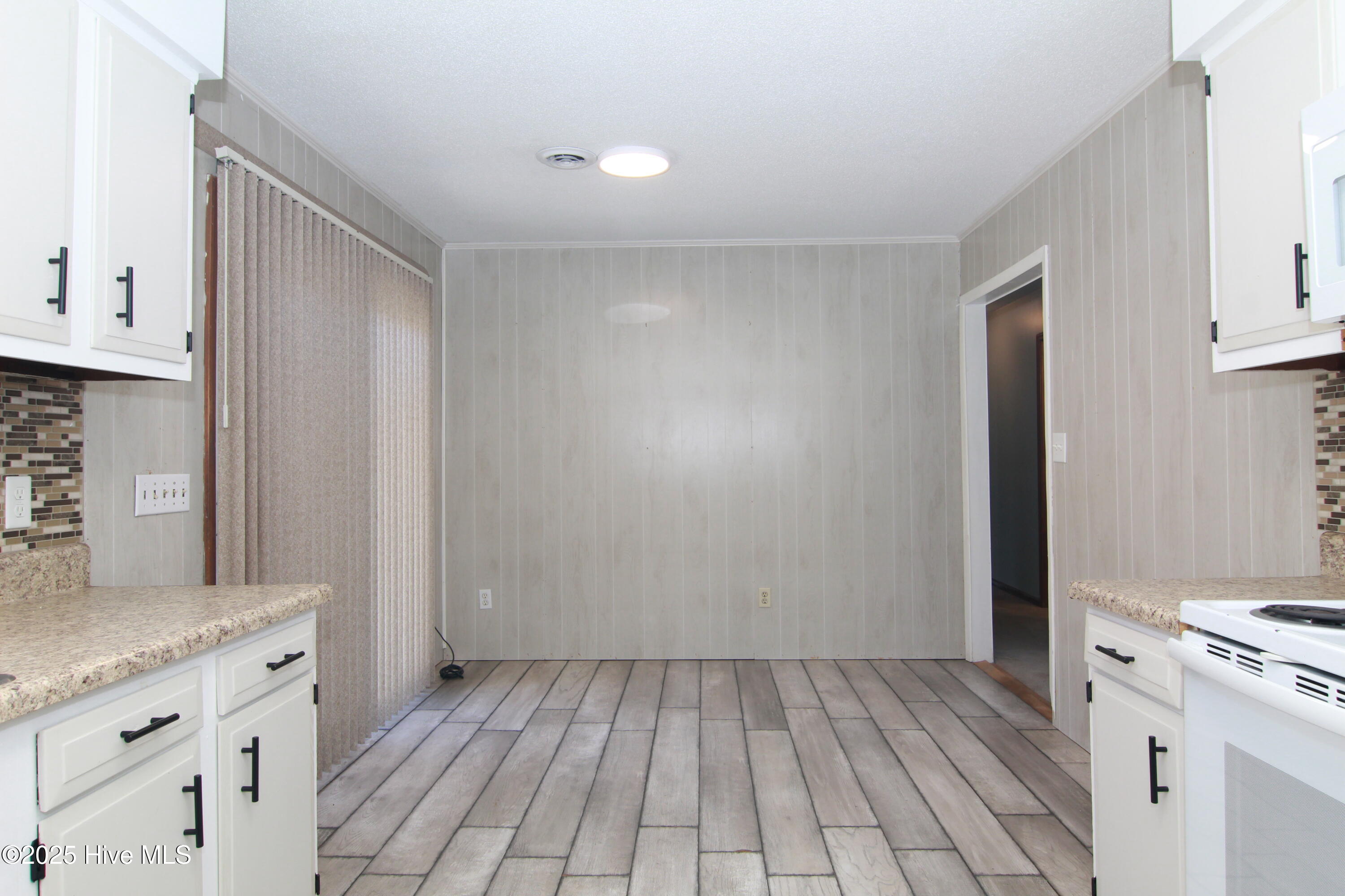 100545046 | Photo 13