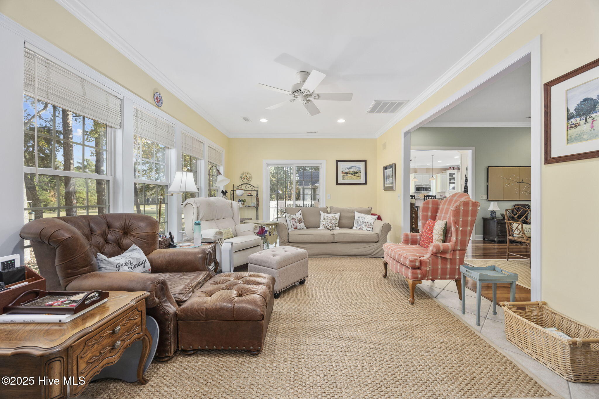 100542443 | Photo 10