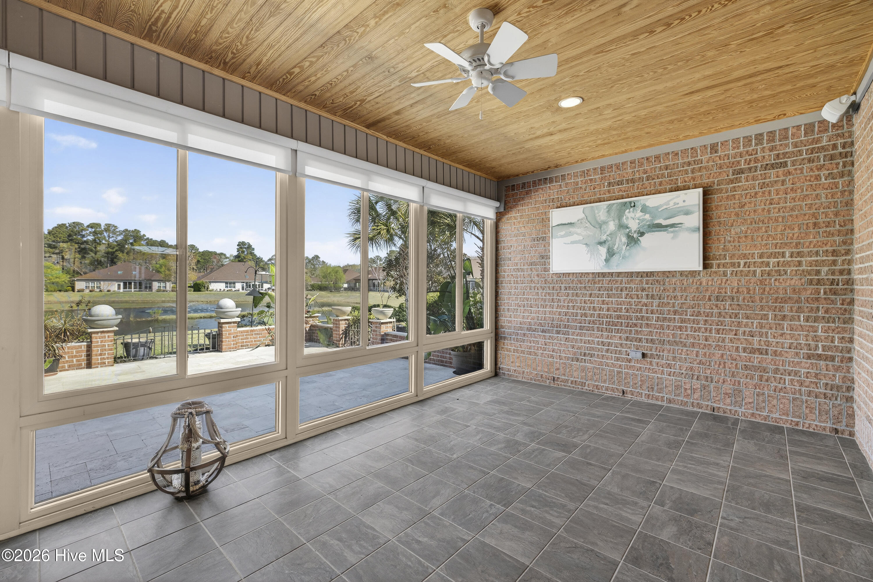 100562254 | Photo 21