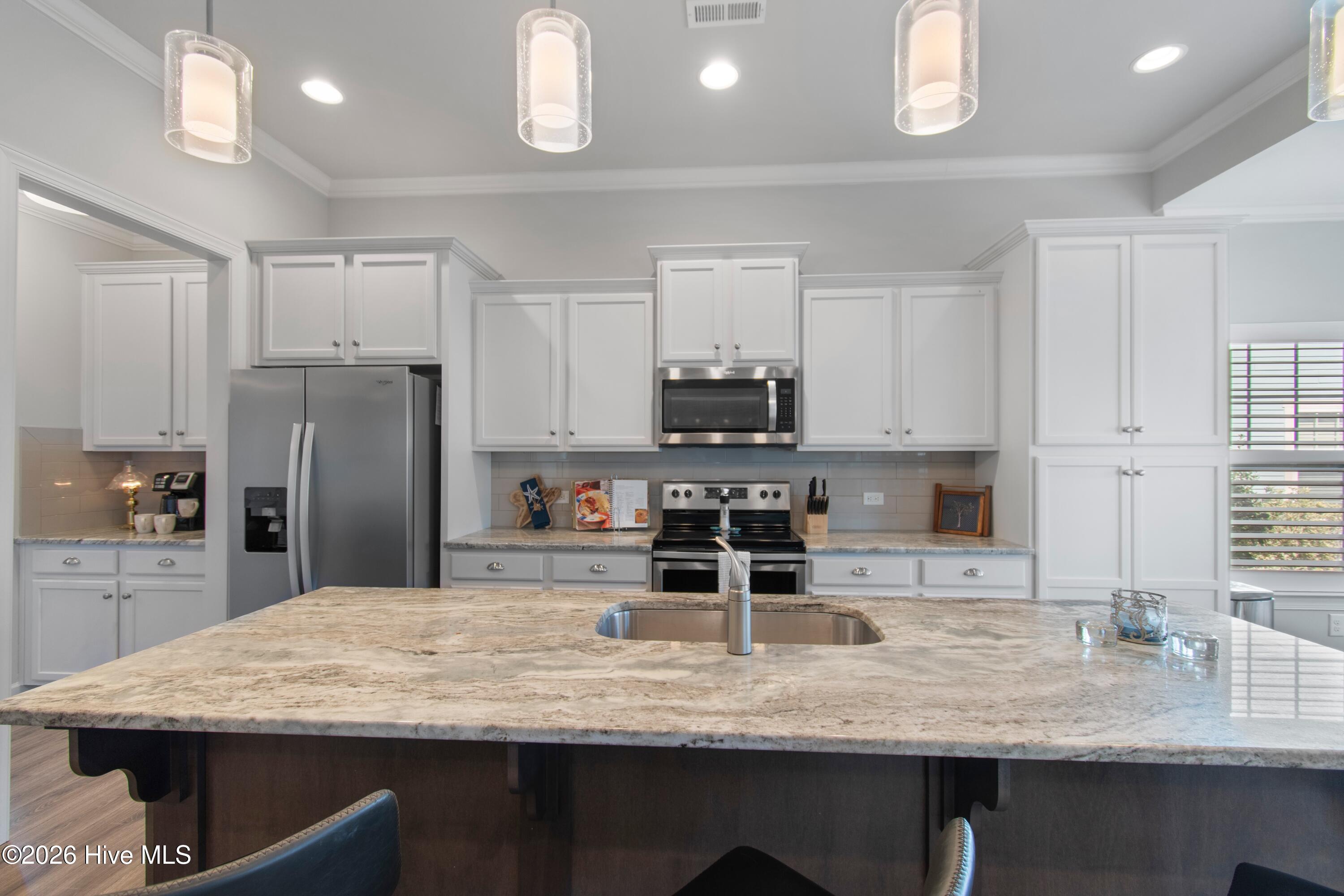 100559235 | Photo 17