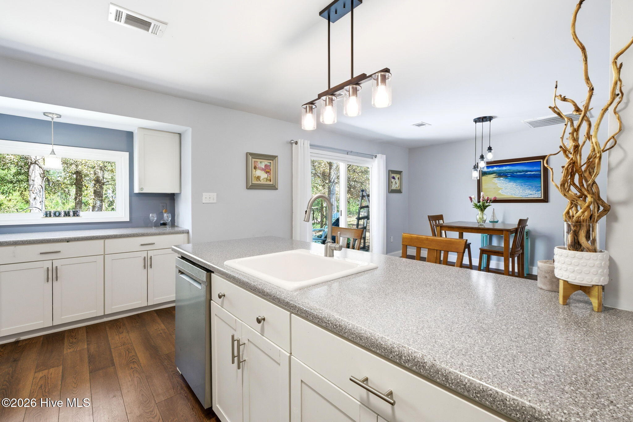 100564618 | Photo 20