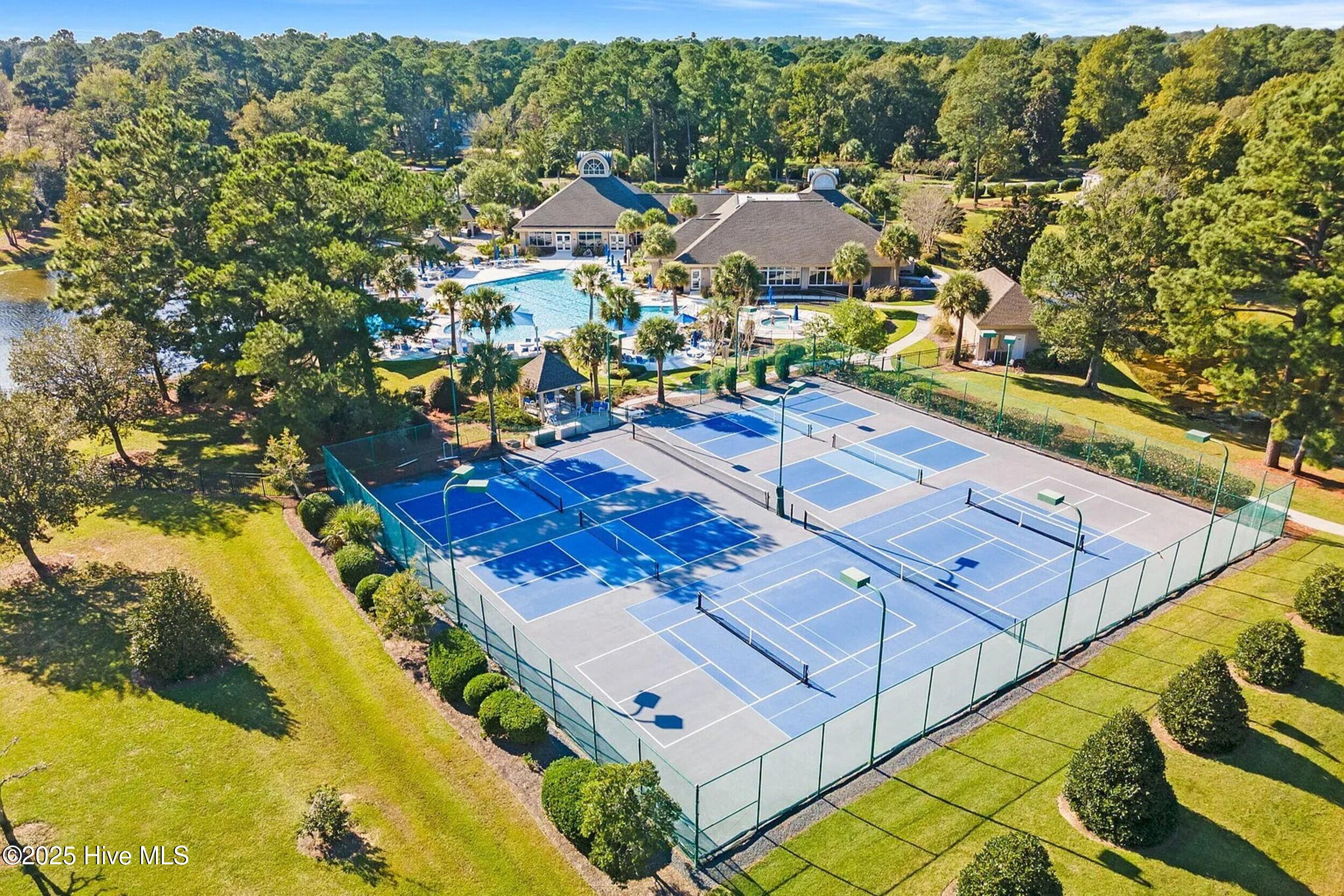 100533787 | Photo 54