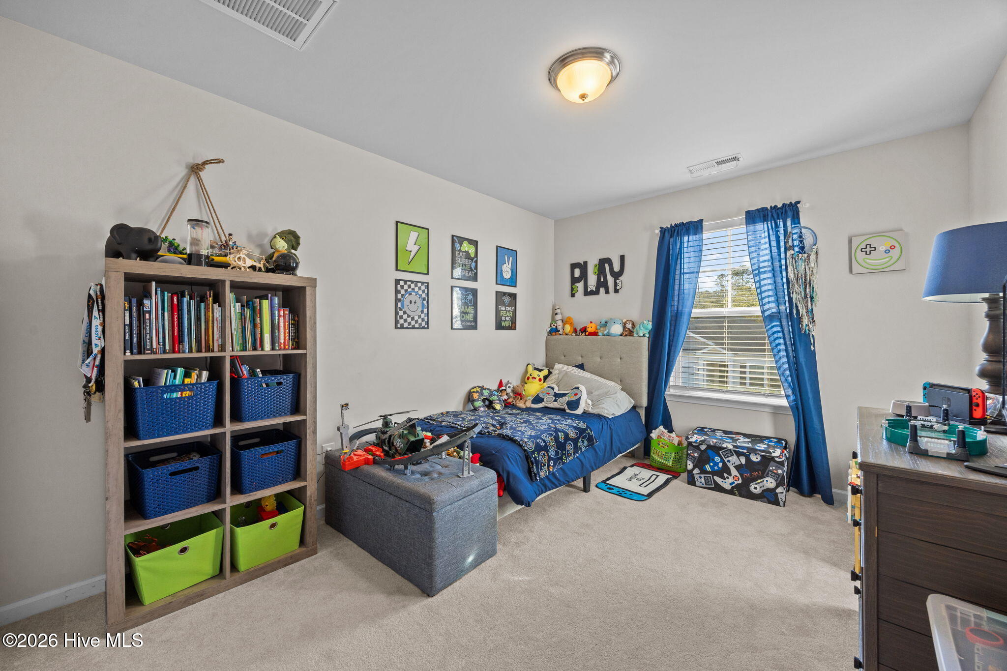 100549295 | Photo 25