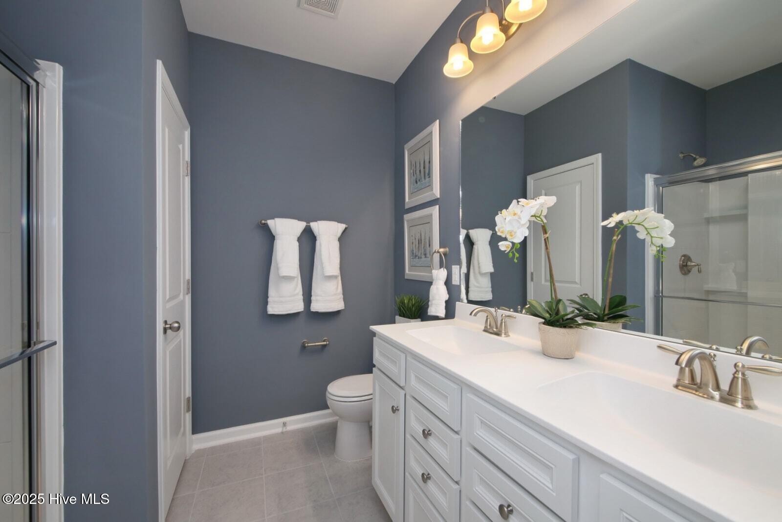 Compton - Owner's Bath