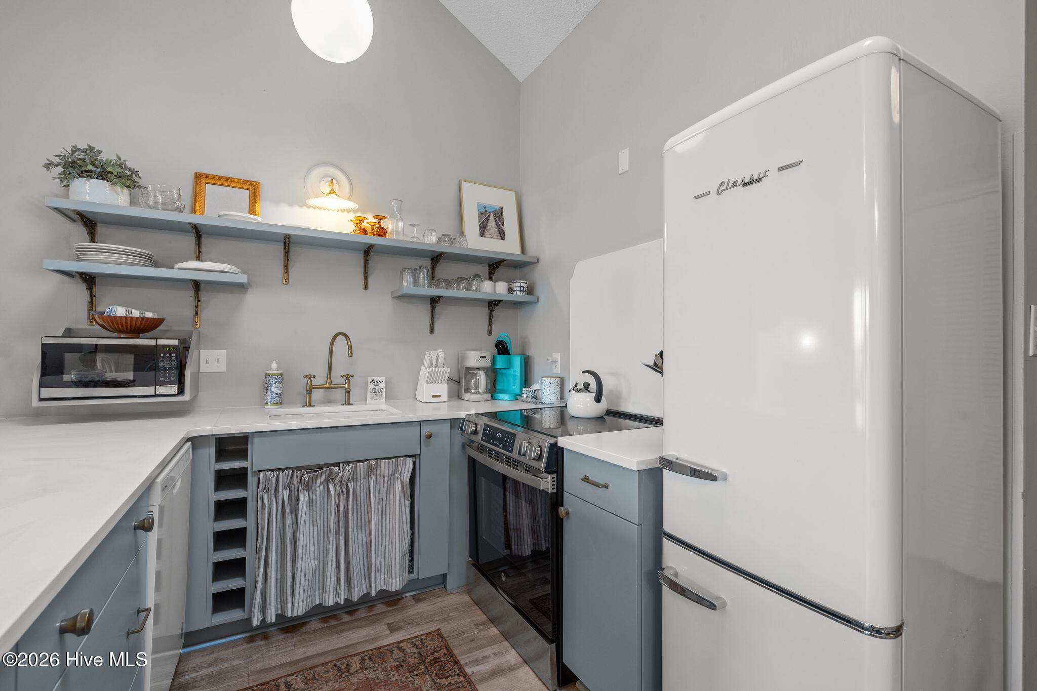 100552475 | Photo 14