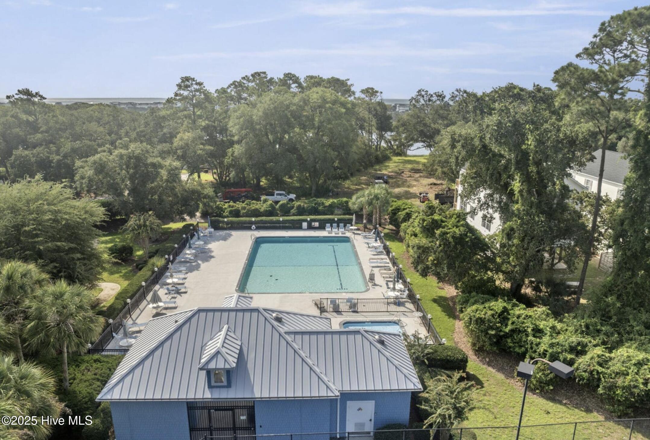 100485467 | Photo 50